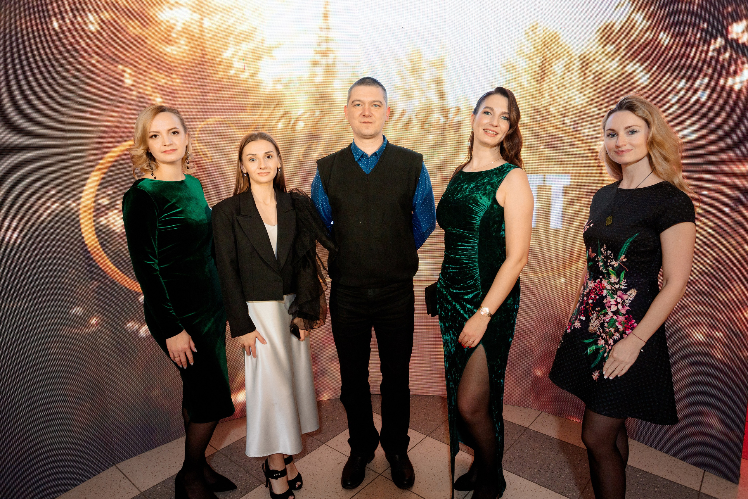 РЕПОРТАЖ: НОВЫЙ ГОД В ДК МЕТАЛЛУРГ. Профессиональный фотограф в Ижевске Леша Петров