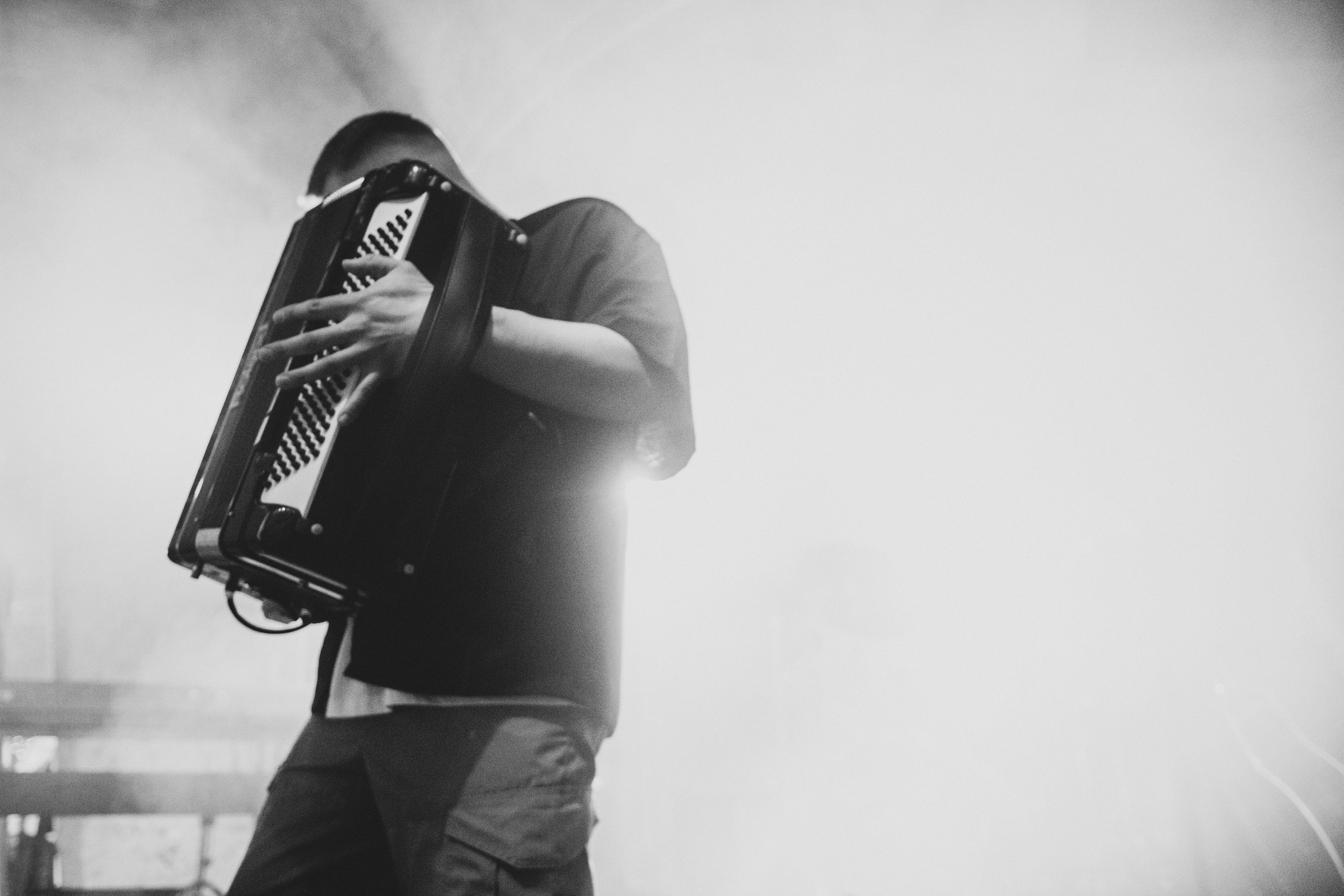 Дэммит Томаз. Фотограф для музыкантов, фотограф на концерт, концертный фотограф, съемка концерта, бэкстейдж фотограф