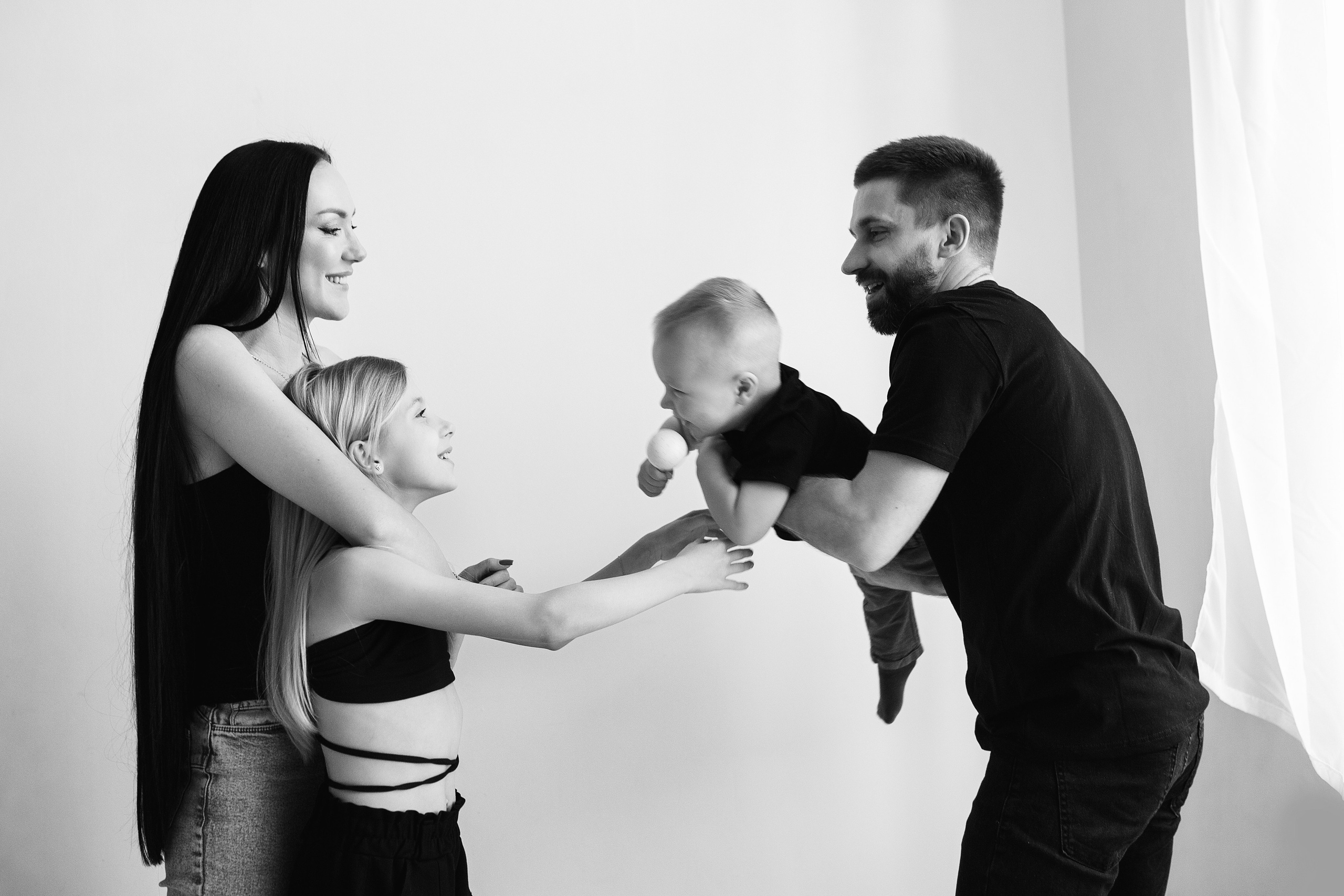 ЧБ серия. Фотограф новорожденных Оксана Полевская