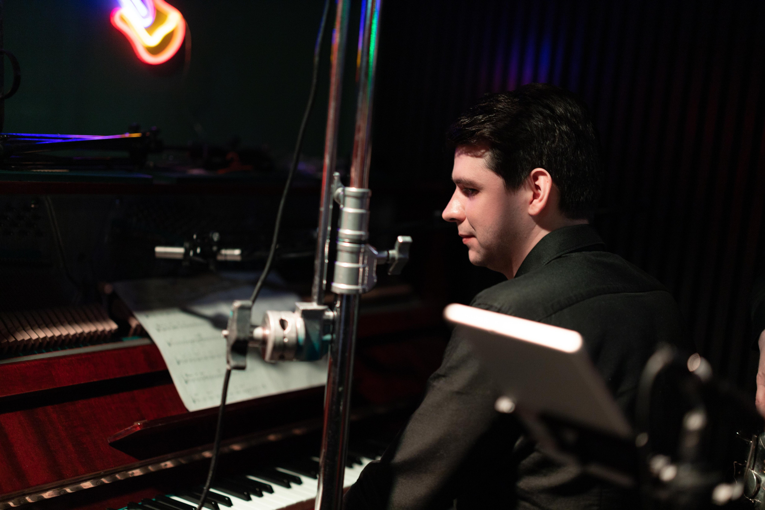 Film backstage. VICTORIA SHU