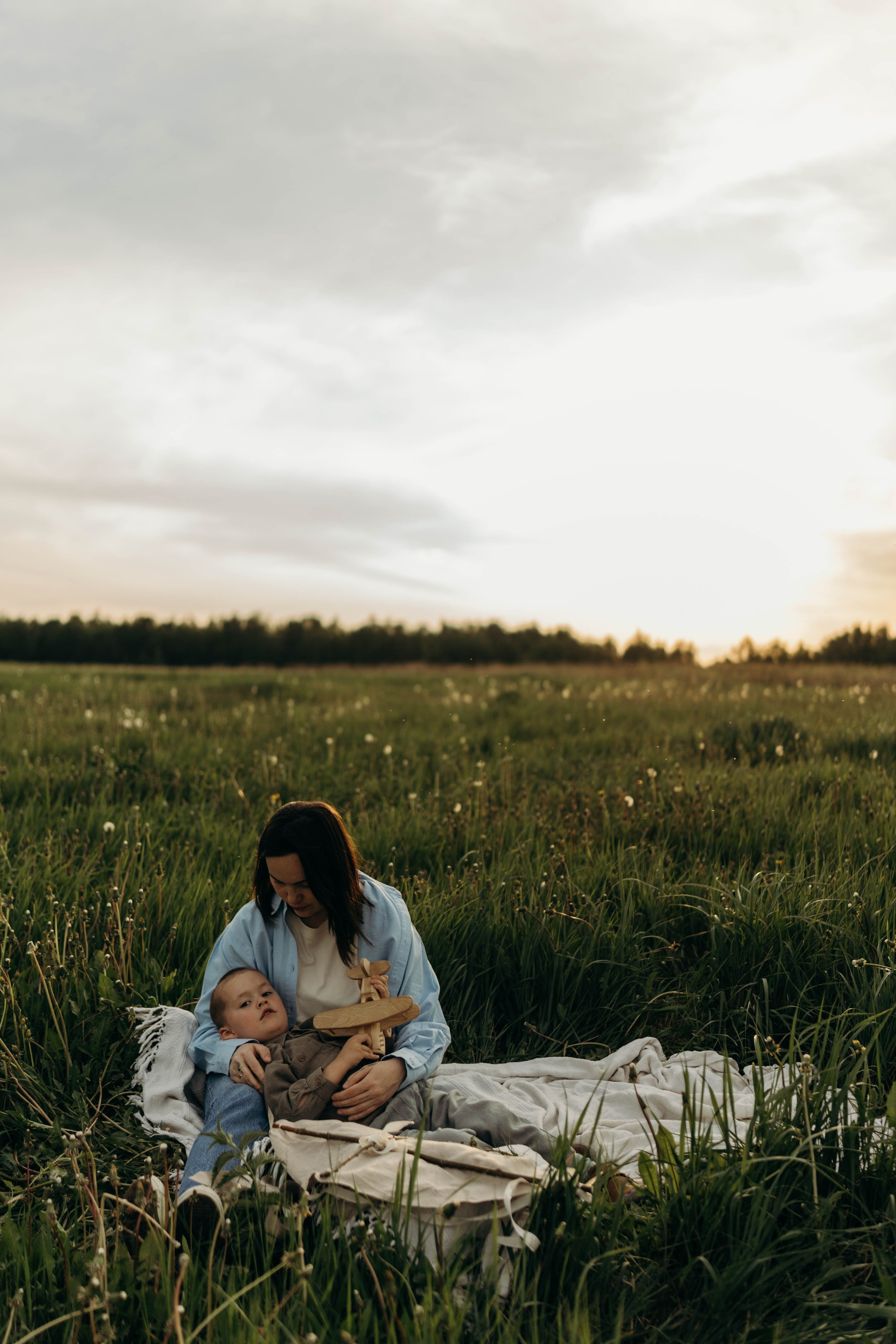 Семейная фотосессия на закате. Семейный и портретный фотограф во Владимире и Суздале