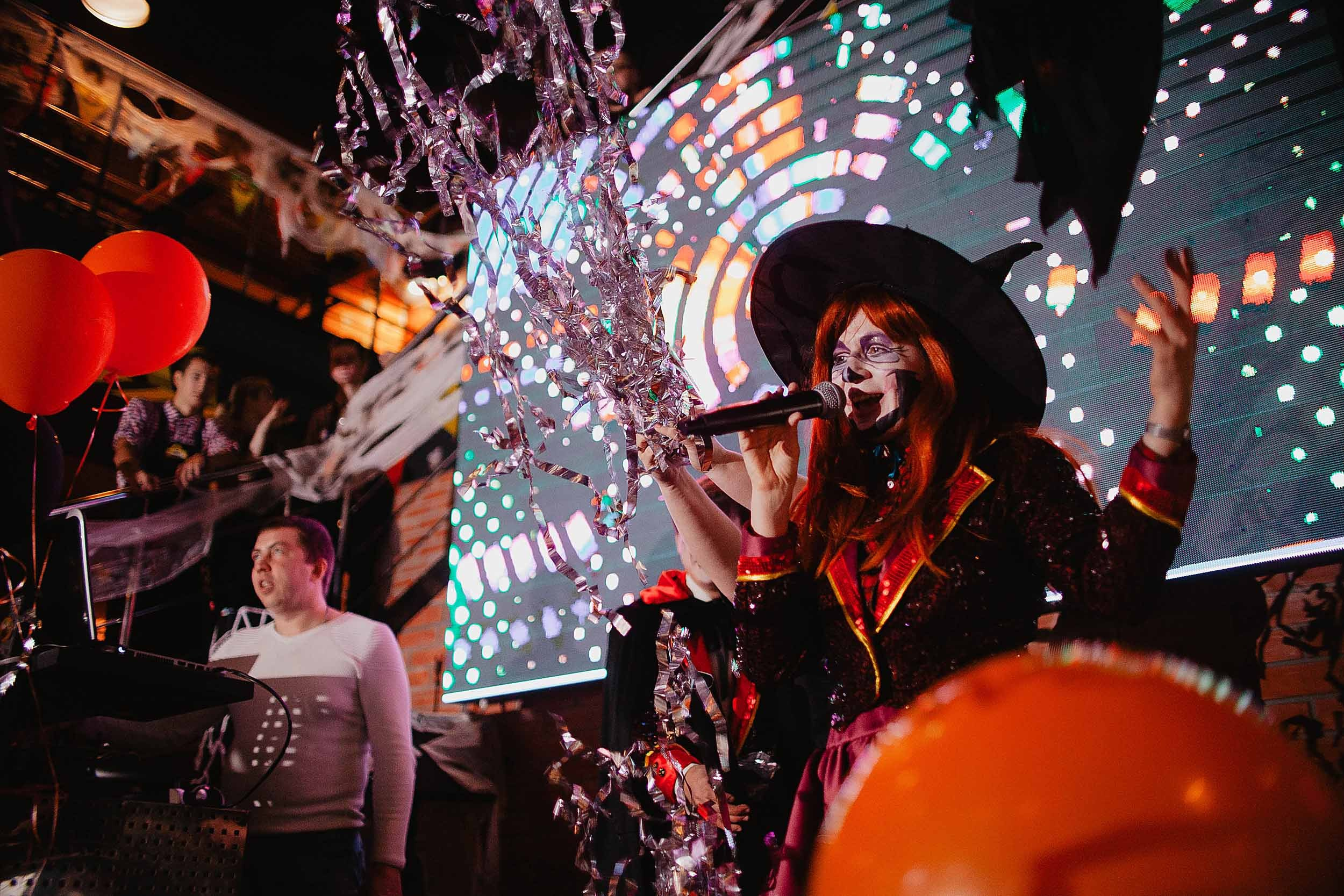 Хэллоуин в «Свои да наши». Ваш репортажный фотограф Артемий Антонов