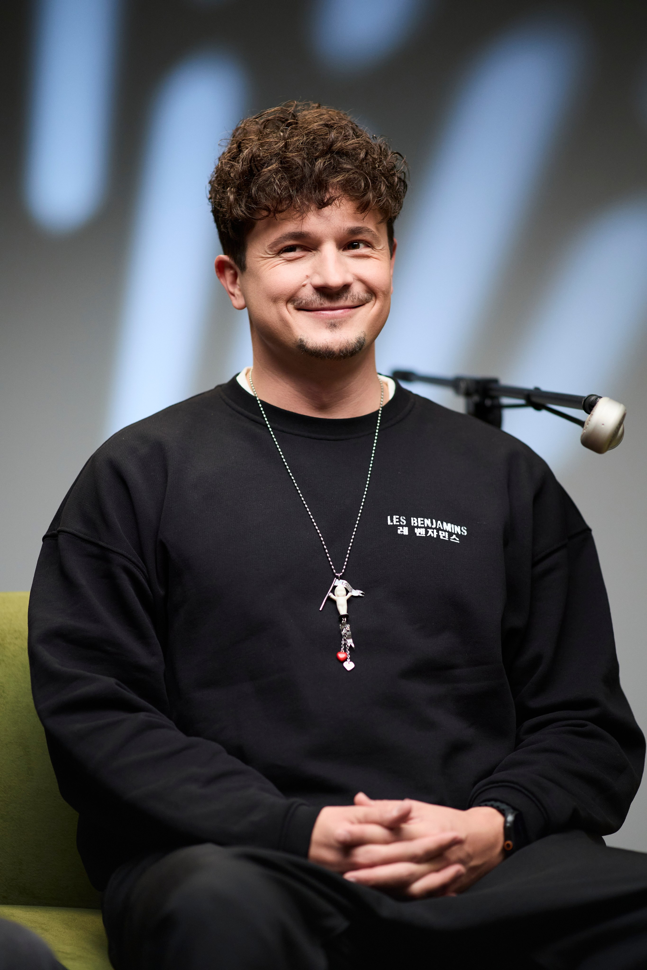 Портрет мужчины с записи подкаста в Москве.