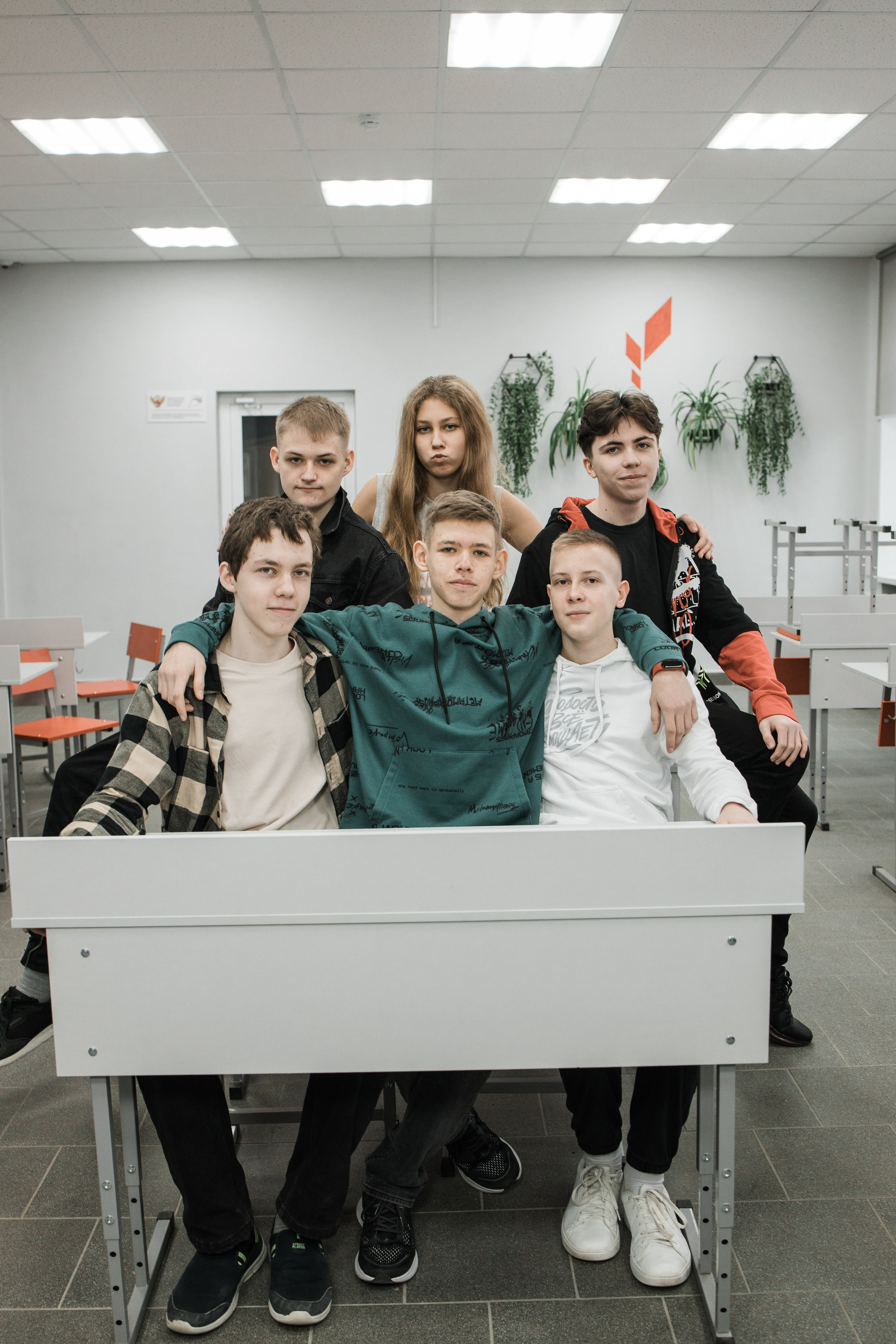 Современная фотосессия для выпускников 9 классов. Выпускные альбомы в Серпухове