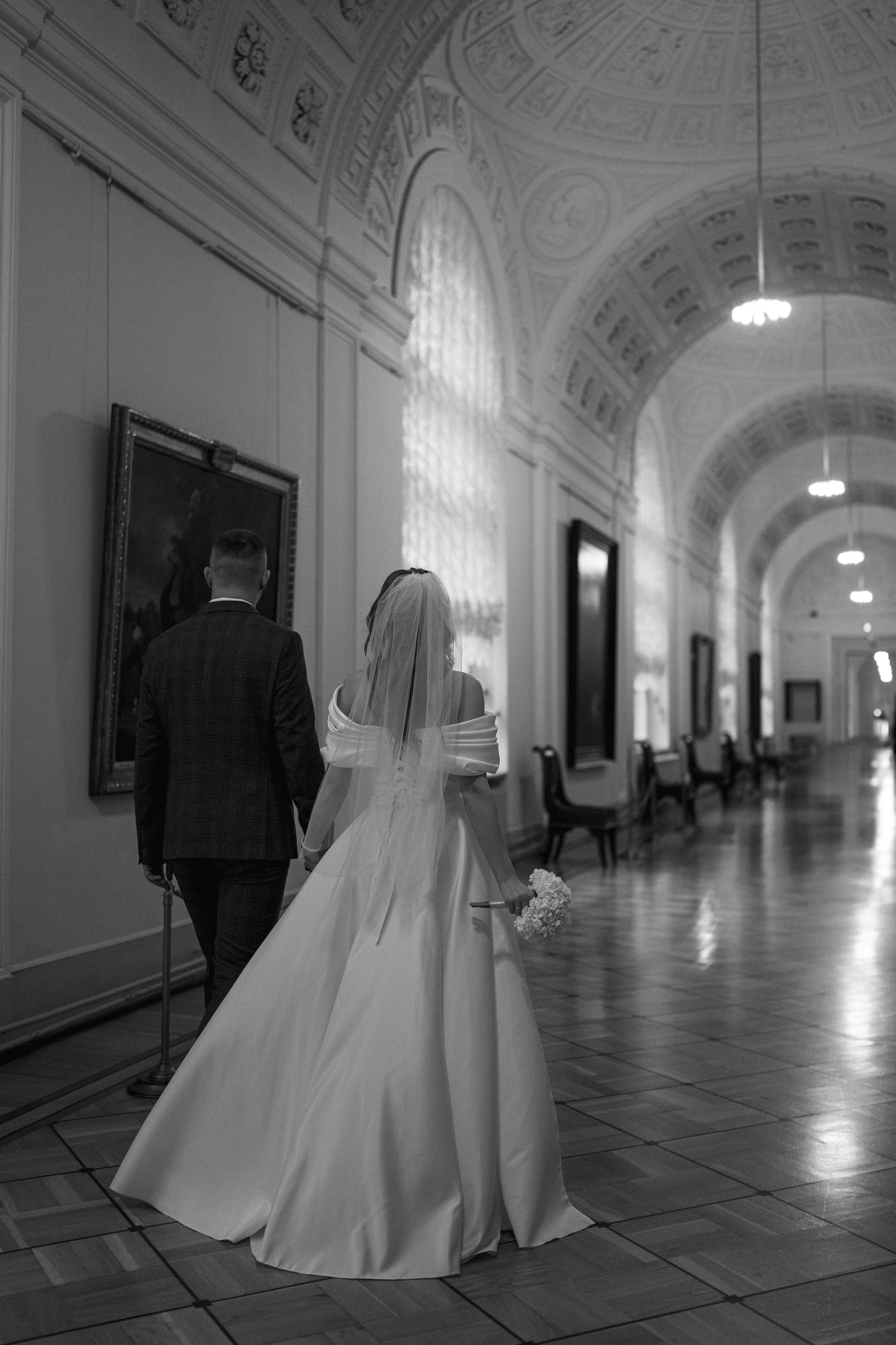 Дмитрий и Кира (Эрмитаж). Свадебный фотограф в Санкт-Петербурге