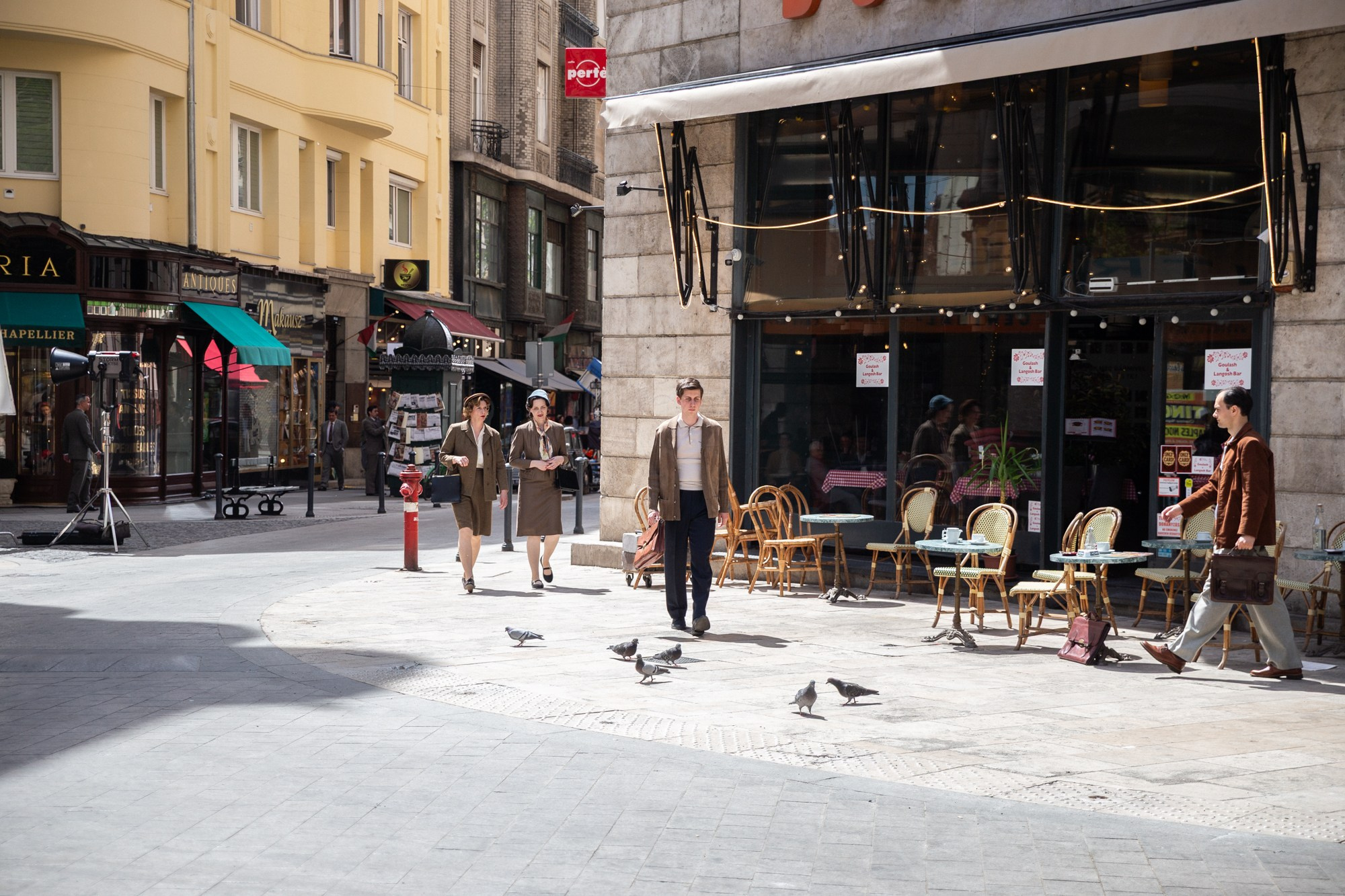 Dinner with Audrey. Behind the Scenes. Photographer in Budapest  — Yura Knyazev
