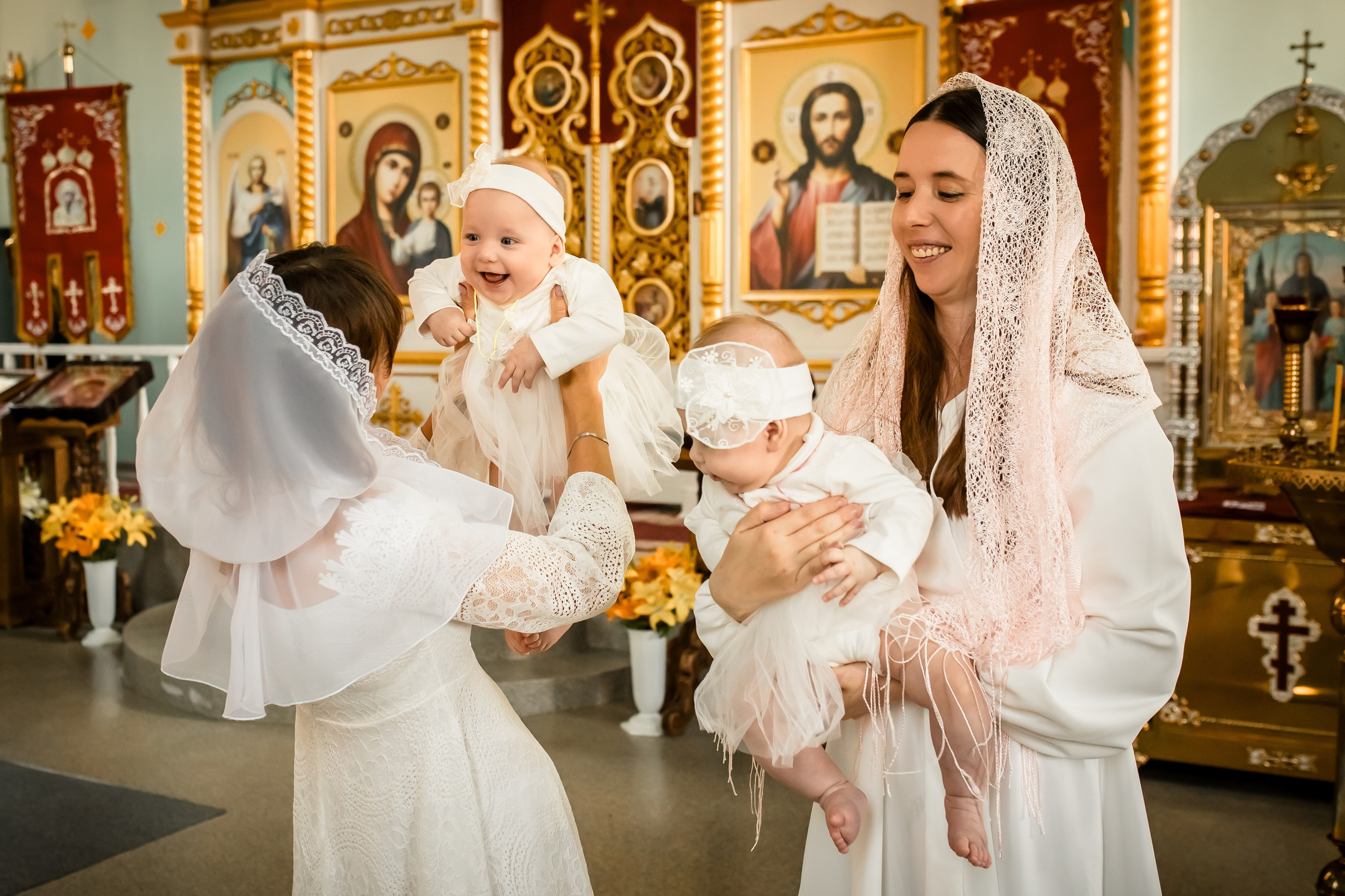 Крещение Милании и Эмилии