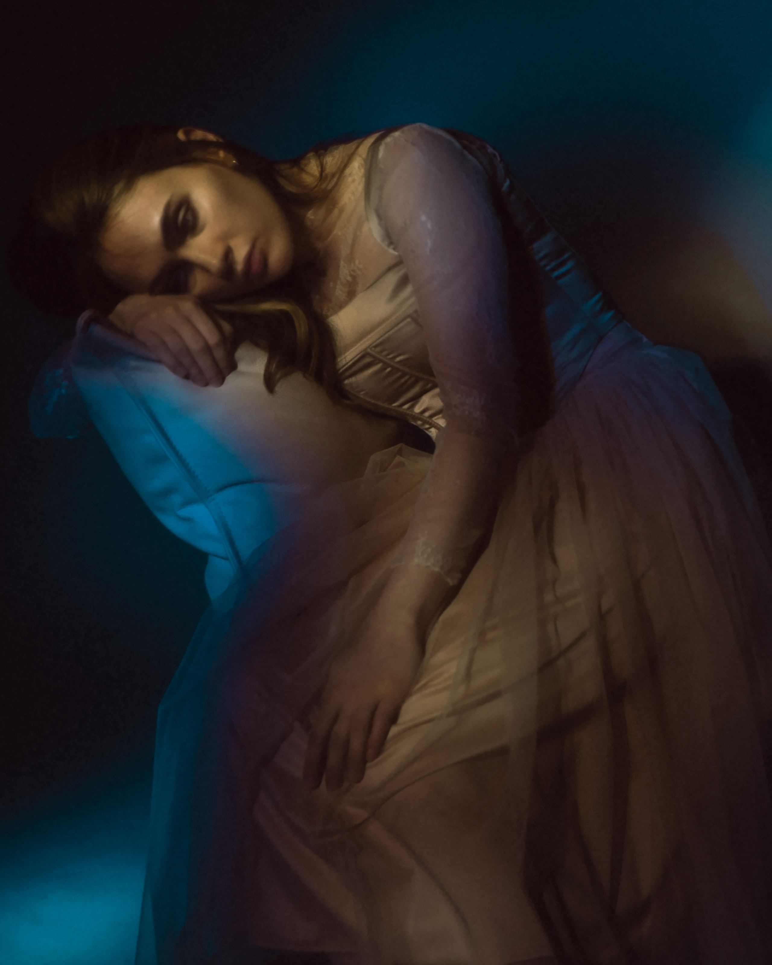 Творческая фотосессия в Санкт-Петербурге в студии для Наташи. Светлана Гопанюк. Портретный фотограф. Санкт-Петербург. СПб