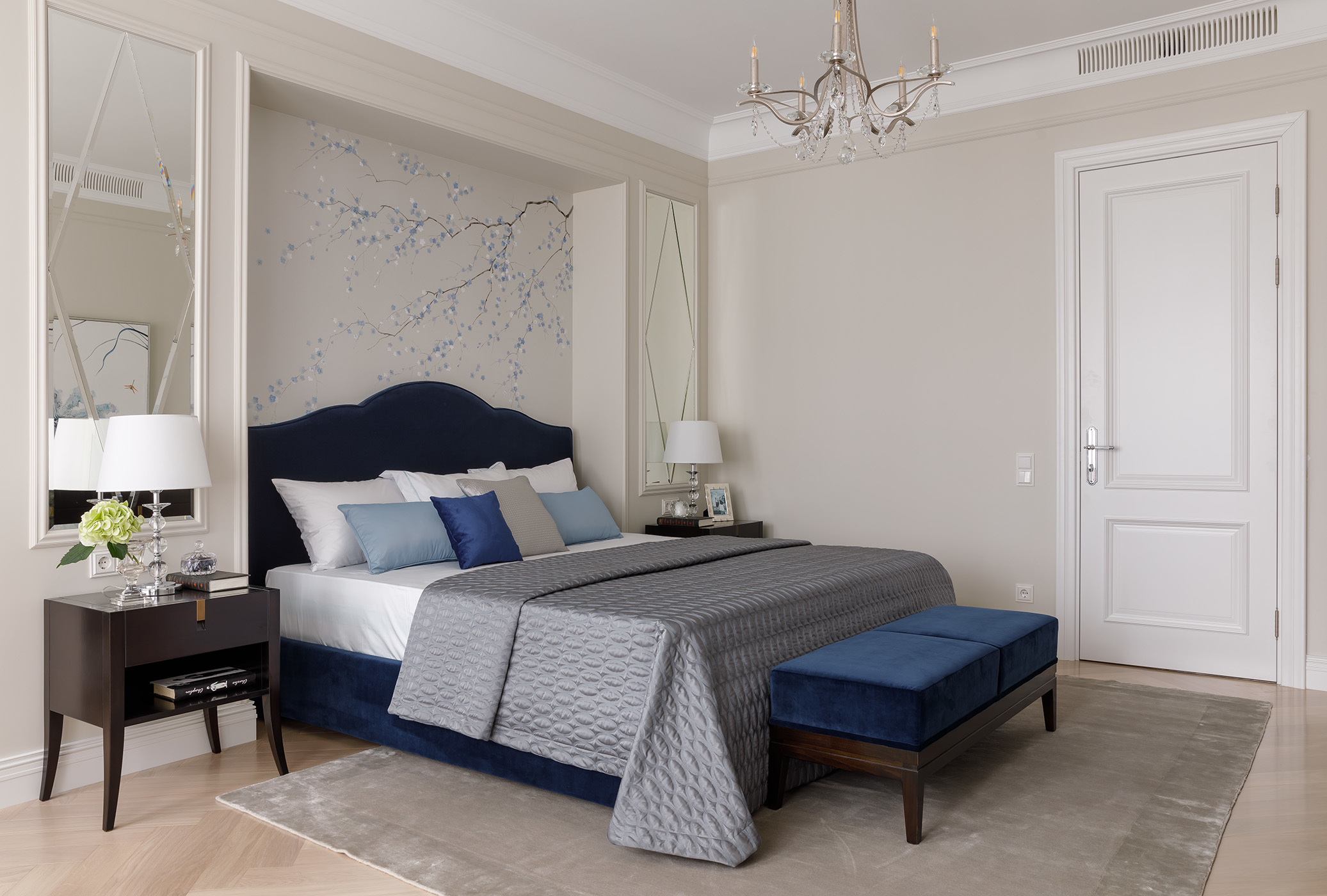 Ручная роспись в спальне