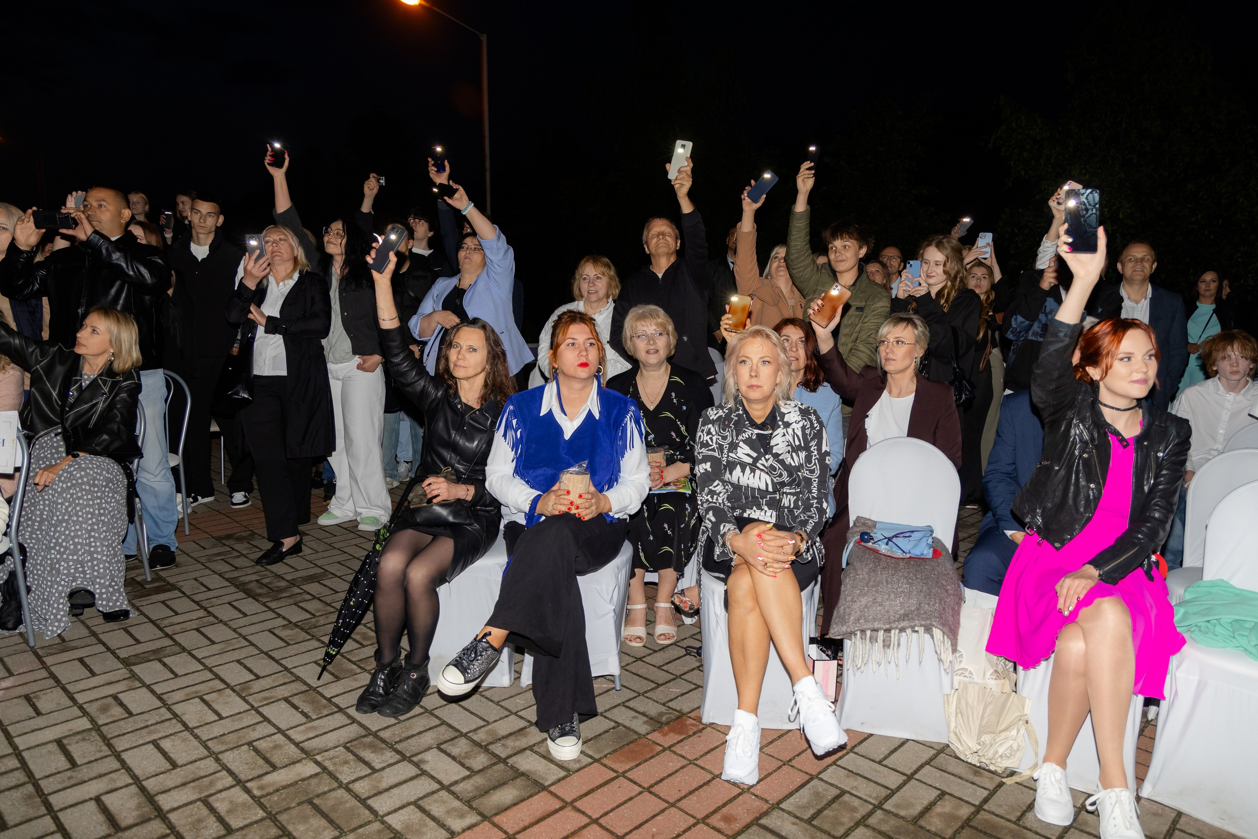 Школьный выпускной 2025 год в Минске, Беларуси. Свадебный фотограф в Минске/Беларуси Сергей Спиридонов