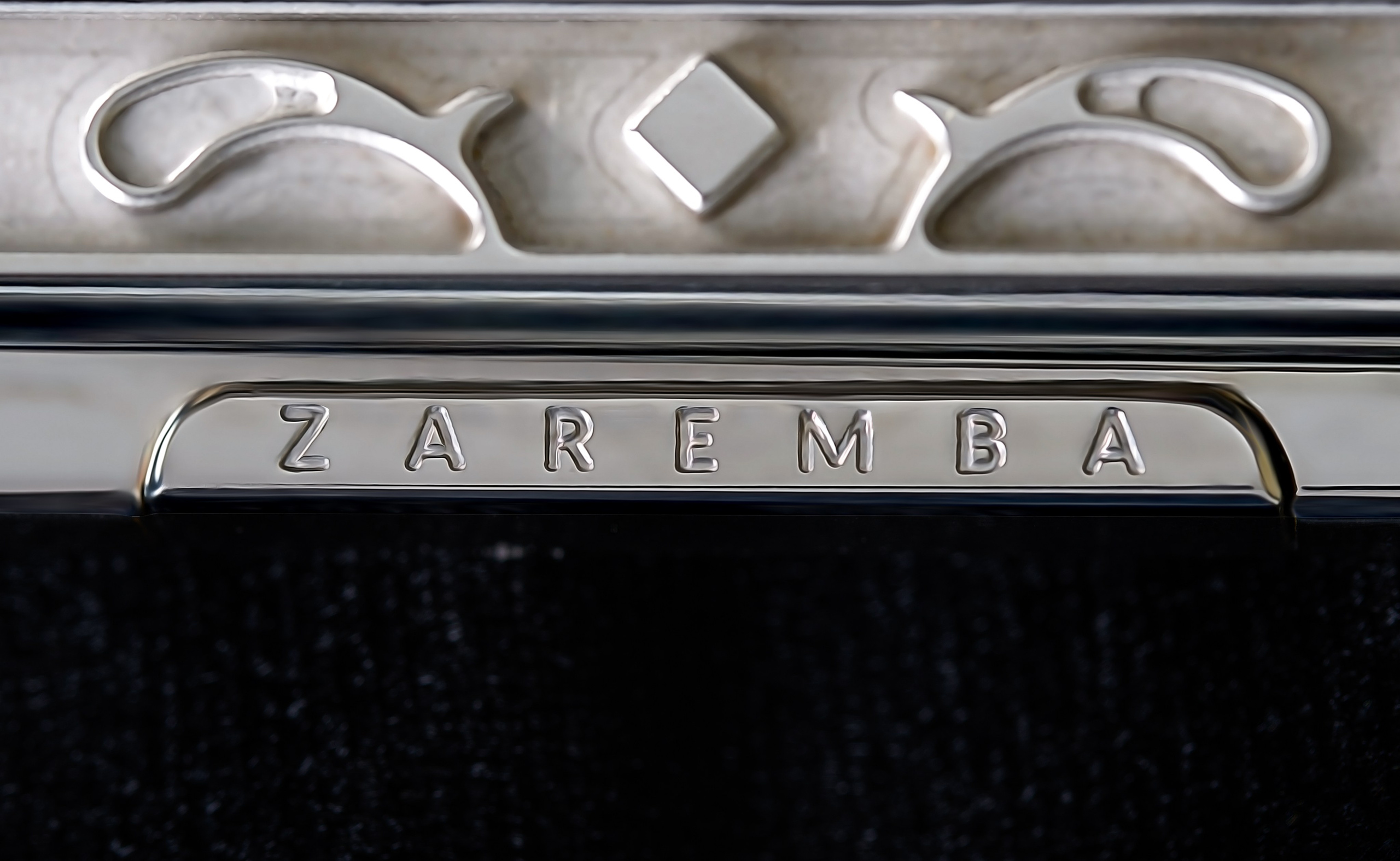 Съёмка беспроводных элитных зарядных. Предметный, рекламный, ювелирный фотограф в Москве