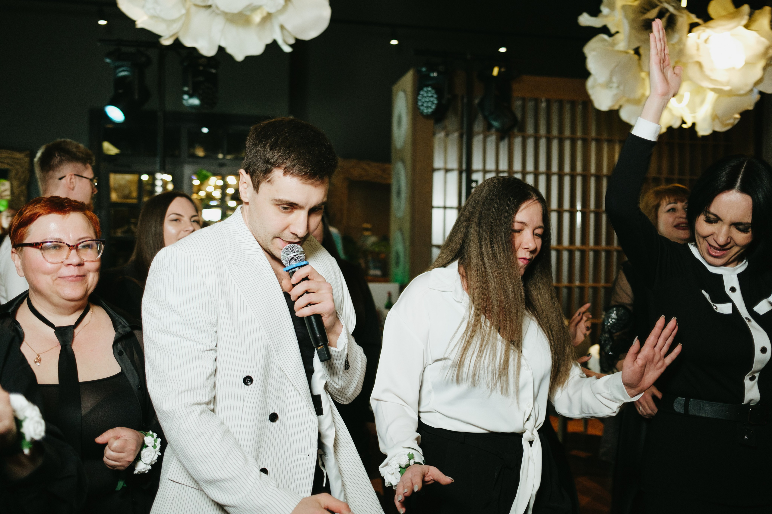 Корпоратив в Сириусу (Адлер) 10 лет компании. Свадебный фотограф Денис Ожигин в Краснодаре и крае. Эмоциональная и стильная съемка вашего дня