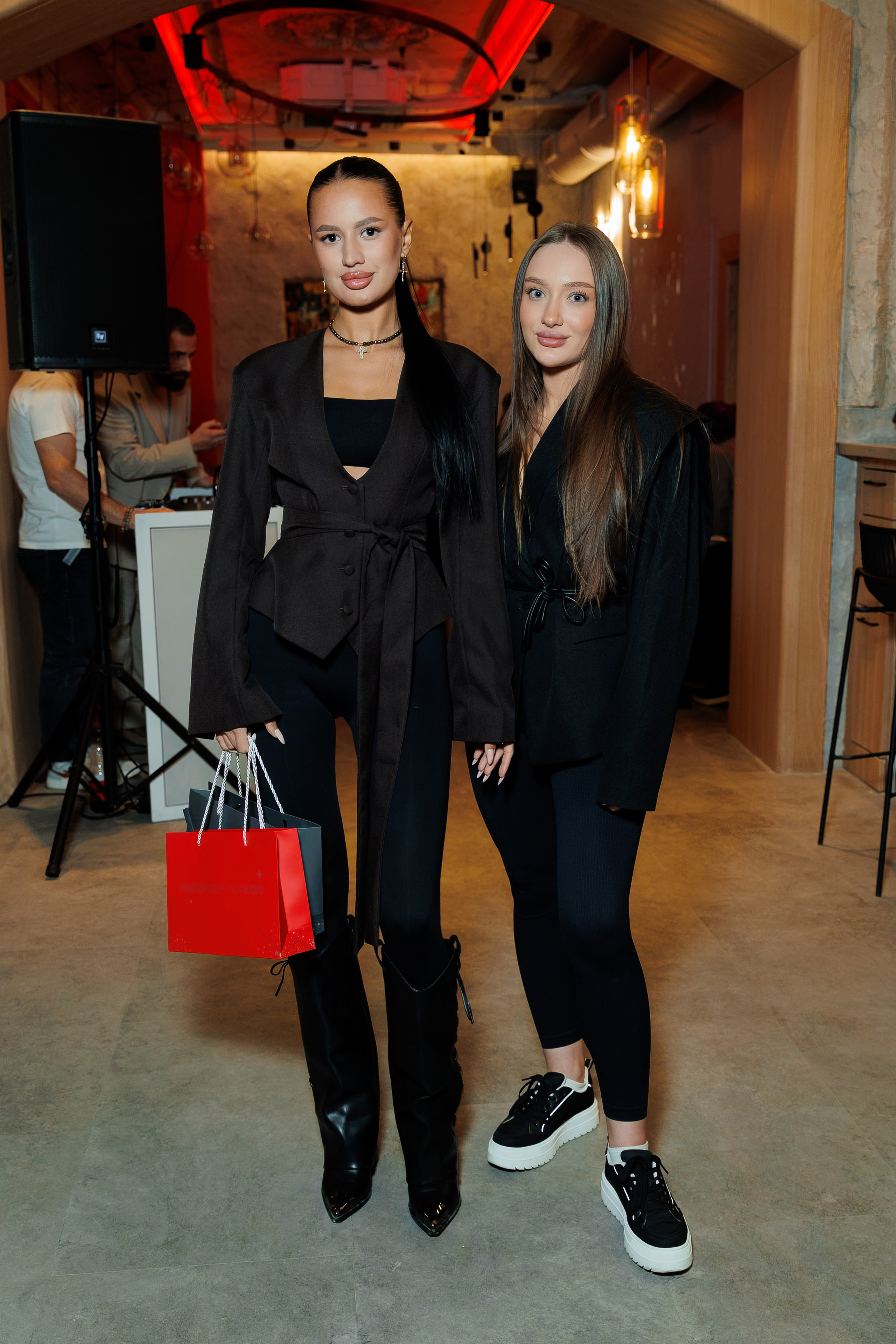 AMORE ОТРКРЫТИЕ — DAY I. СВОИ. ФОТООТЧЕТЫ-СОБЫТИЯ-МЕСТА