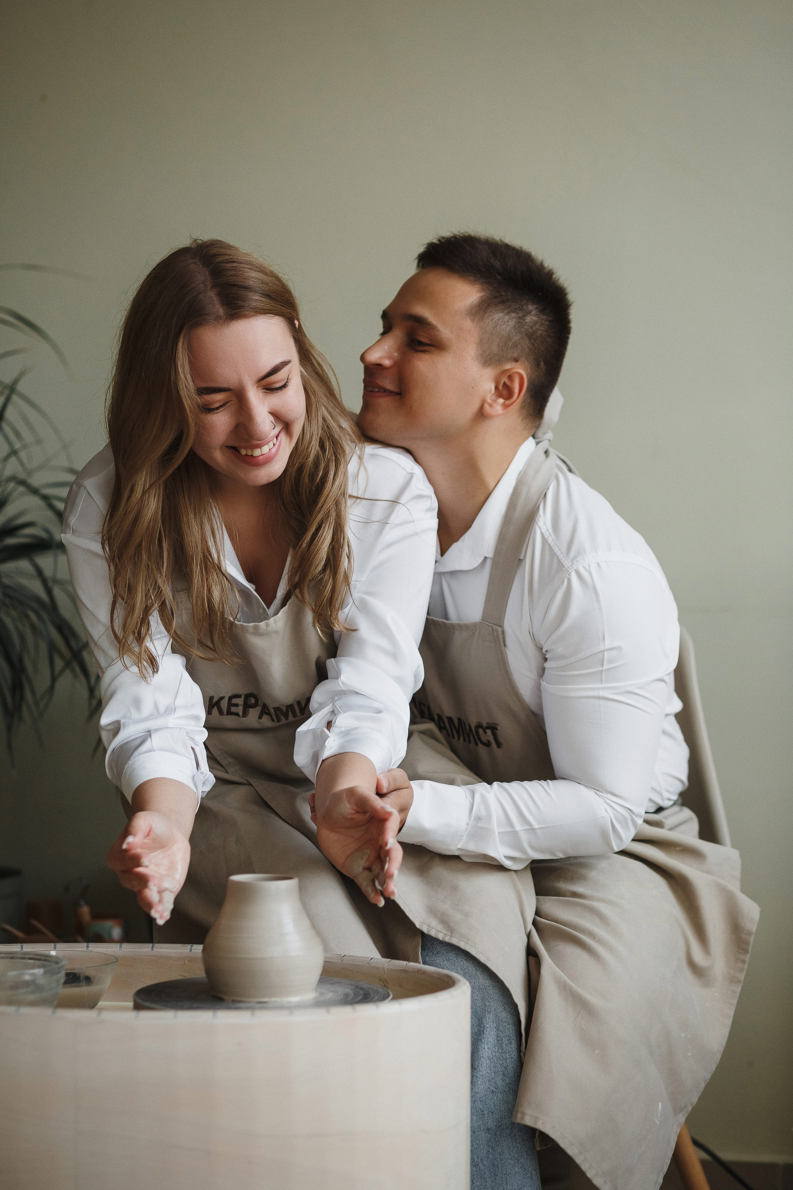 Гончарная мастерская «Керамист» Таганрог — фотосессия Димы и Яны на улице Смирновский. Свадебный и семейный фотограф в Таганроге Бакарюк Антон