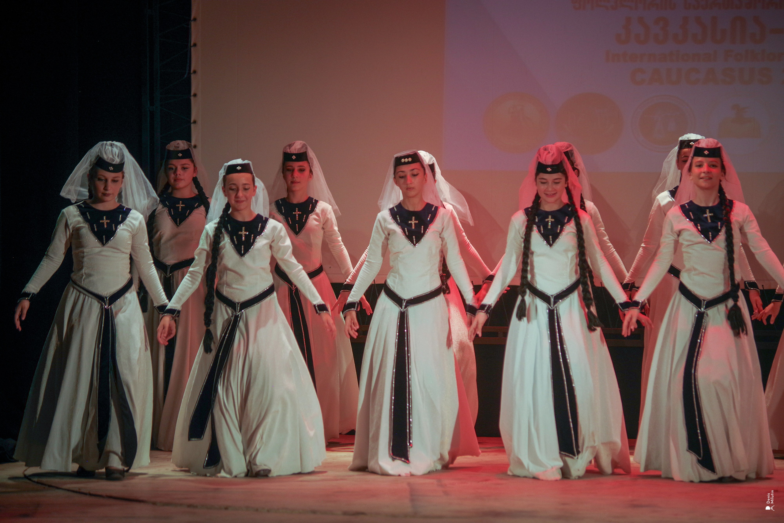 Танцы в прекрасном Они. Портретный фотограф Денис Милютин