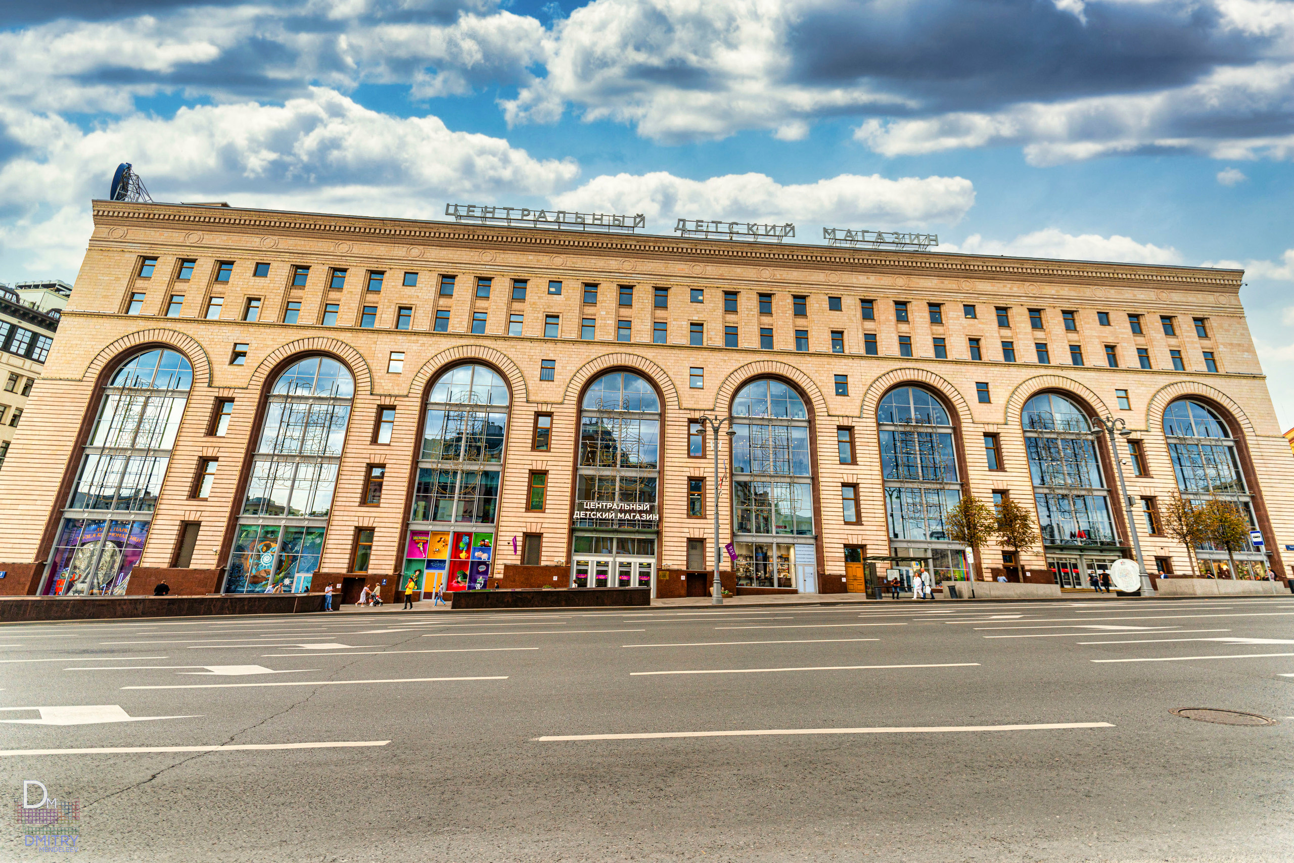 Архитектурная фотосъёмка — Центральный Детский Магазин. Фотограф — видеограф в Москве Дмитрий Менделеев