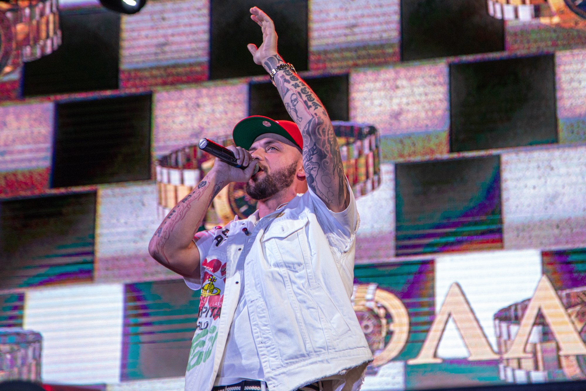 ST. Репортажный, промышленный и маркетплейс-фотограф Дмитрий Чернат