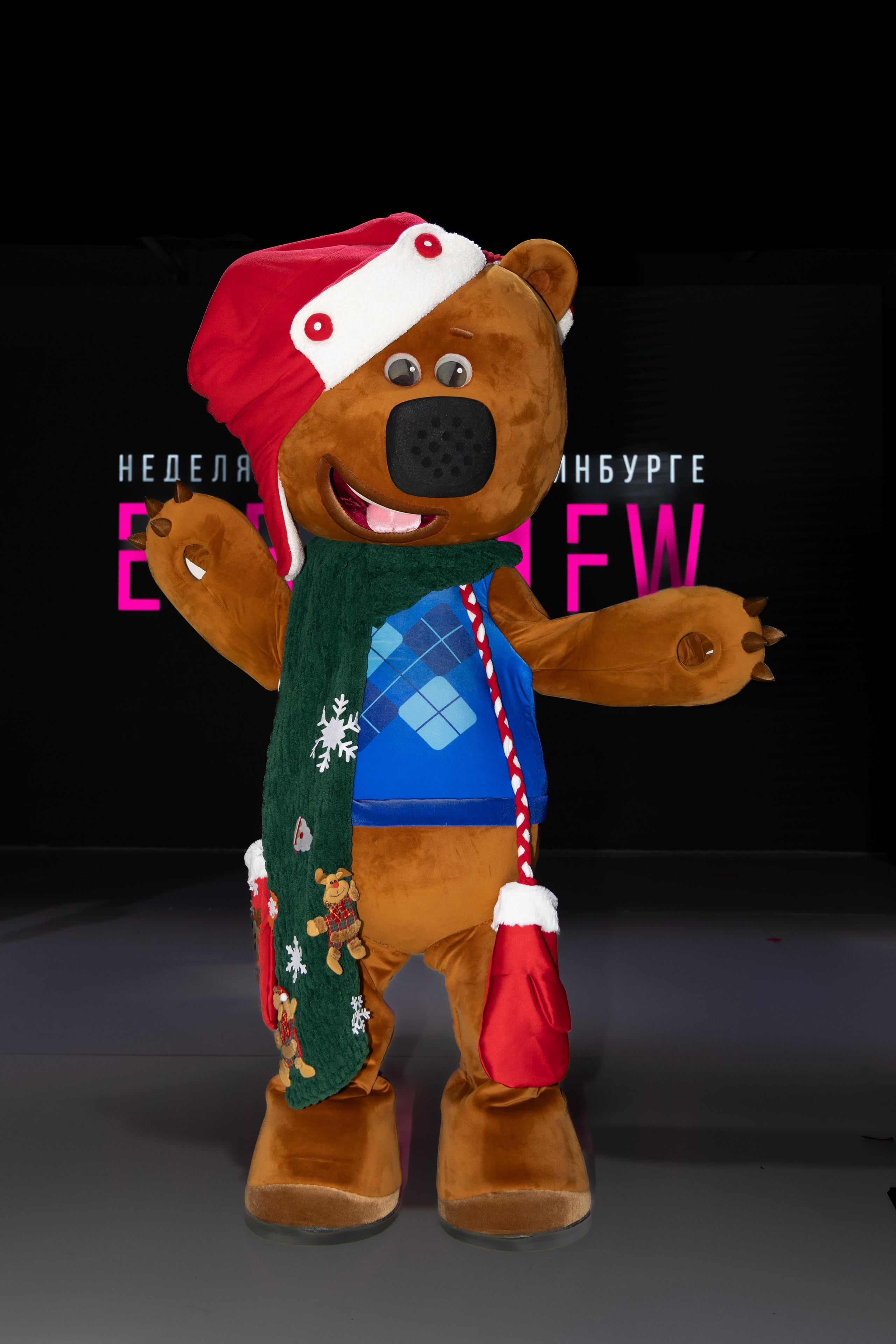 Ёлка телеканала МУЛЬТ (фотосессия ростовых кукол). Семейный и репортажный фотограф Наташа Давыдова