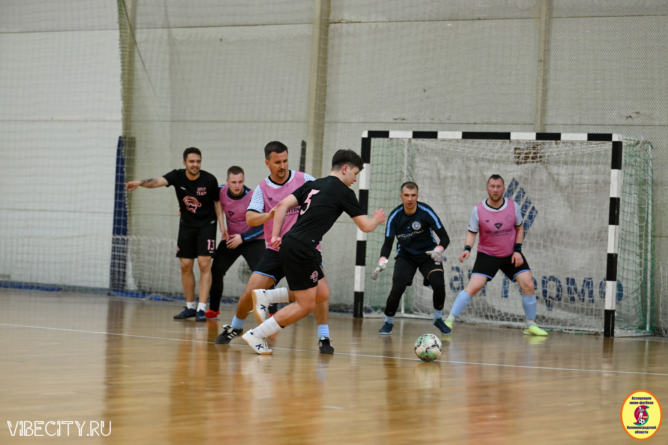 8 тур Корпоративной Бизнес-Лиги по футзалу. VIBECITY.RU Вайб Сити Ру Фоторепортажи Фотоотчеты Калининград