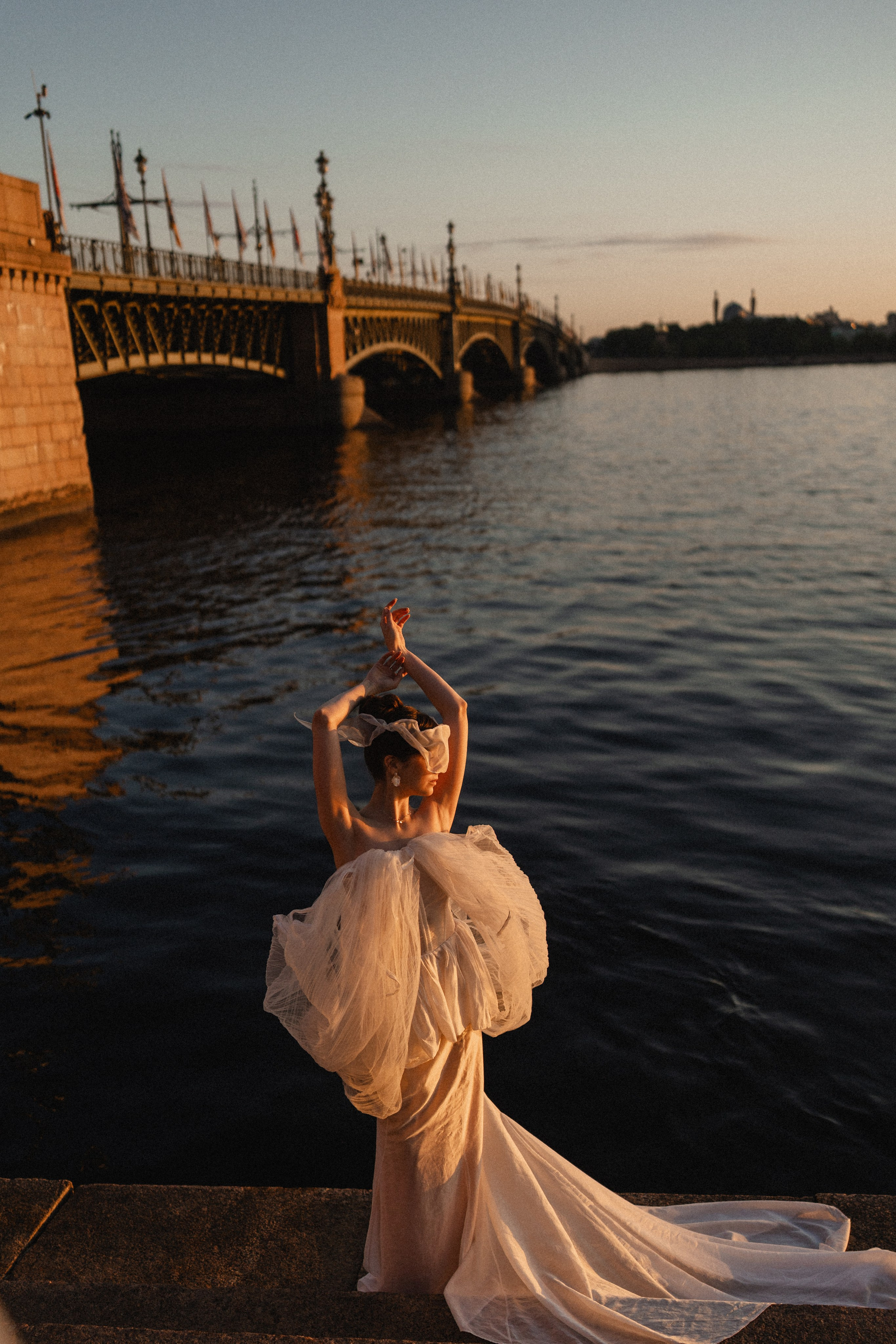 Мосты на рассвете. Юлия Анисимова — свадебный и семейный фотограф в Санкт-Петербурге