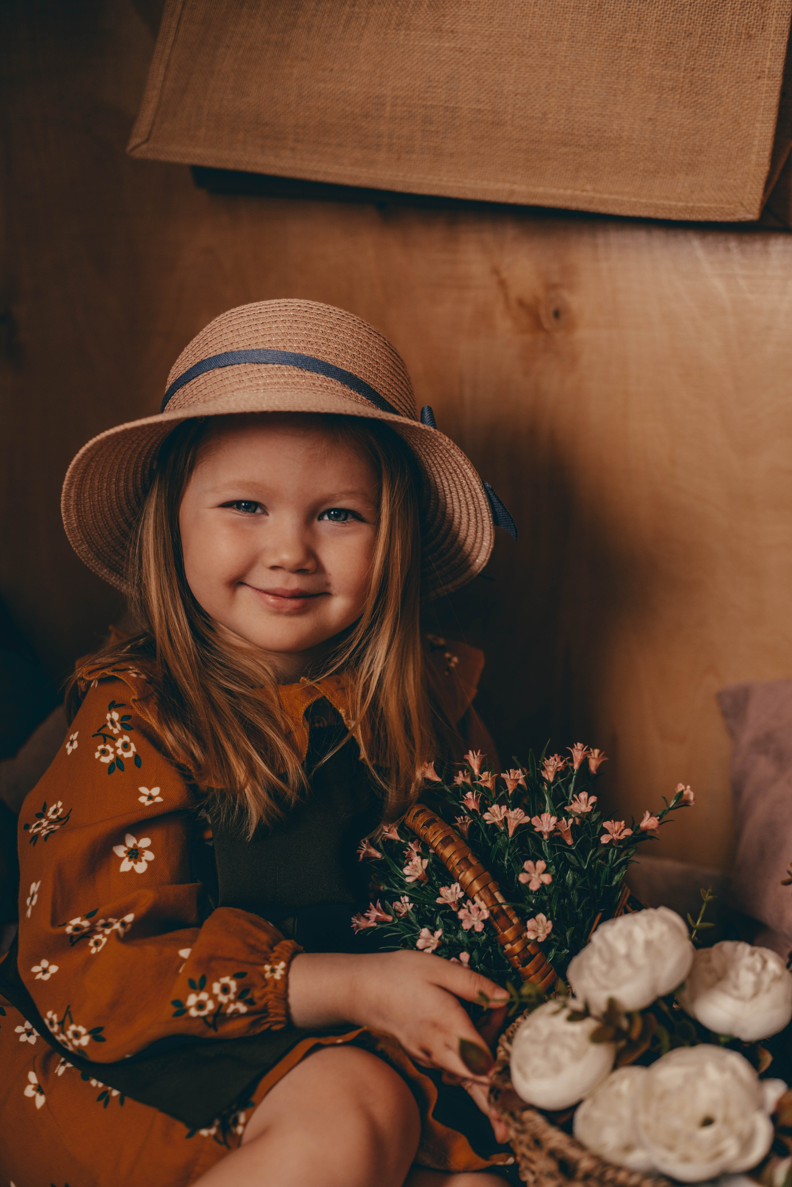 Цветочница / Детская художественная портретная фото-съемка. Фотограф в Санкт-Петербурге Марина Парникова