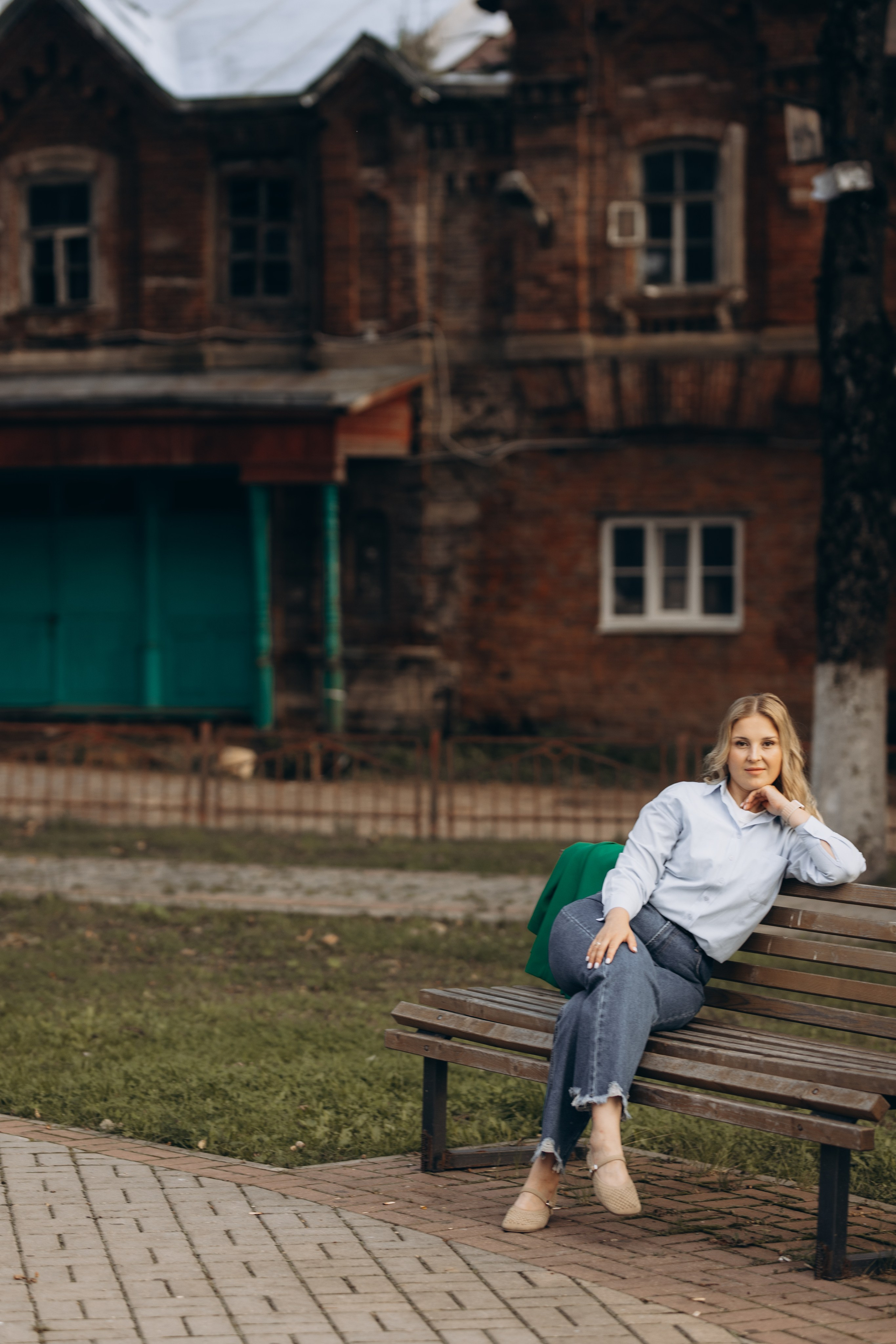 Хотели фотографироваться в рулонах, но получилась прогулка по городу......и это даже к лушему. Детский фотограф в Дубне и Кашине Елена Карпушина