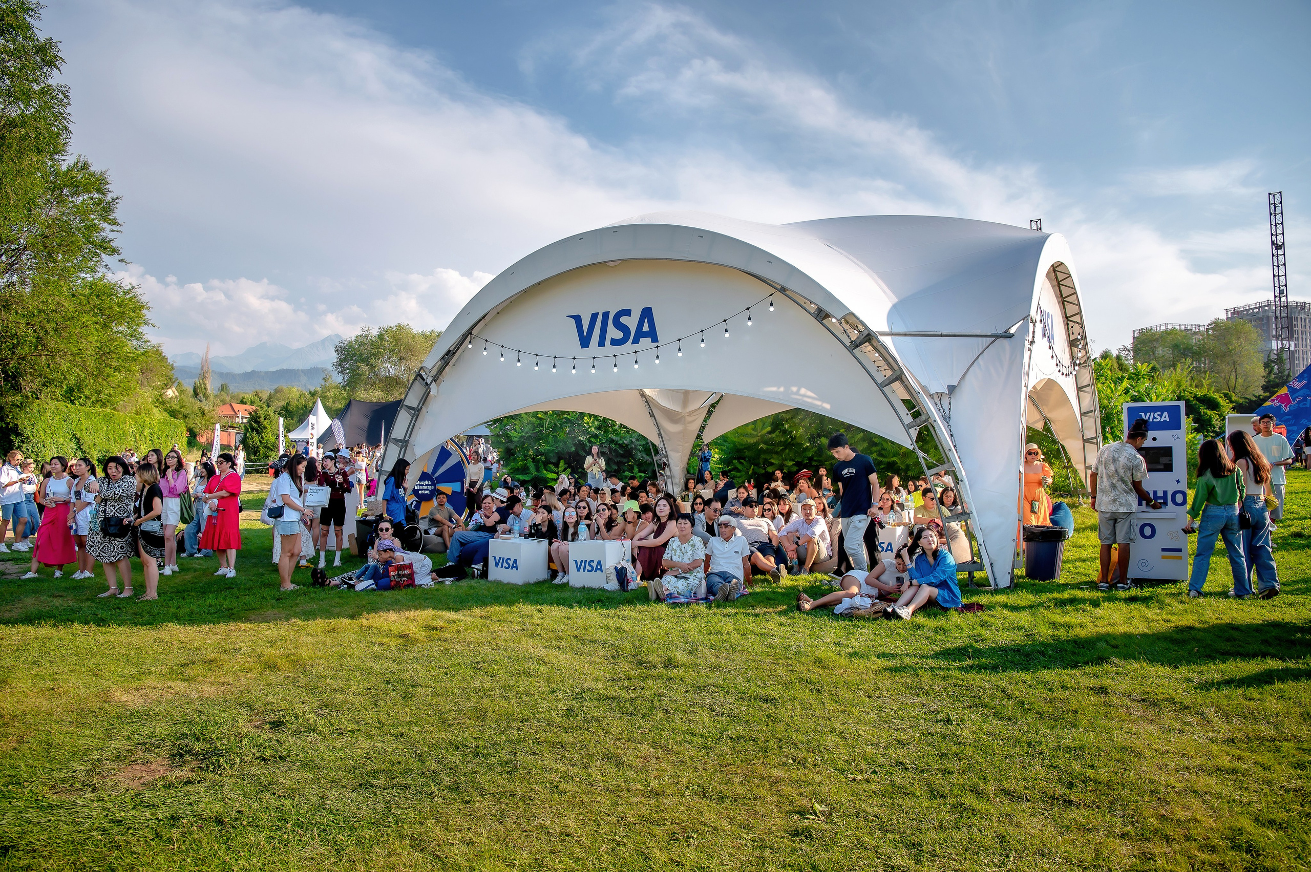 Brand Events. Елена Северина фотограф, Алматы: репортаж (спорт, концерты, конференции), предметная и фуд-съёмка, портреты, каталоги, фэшн, ретушь