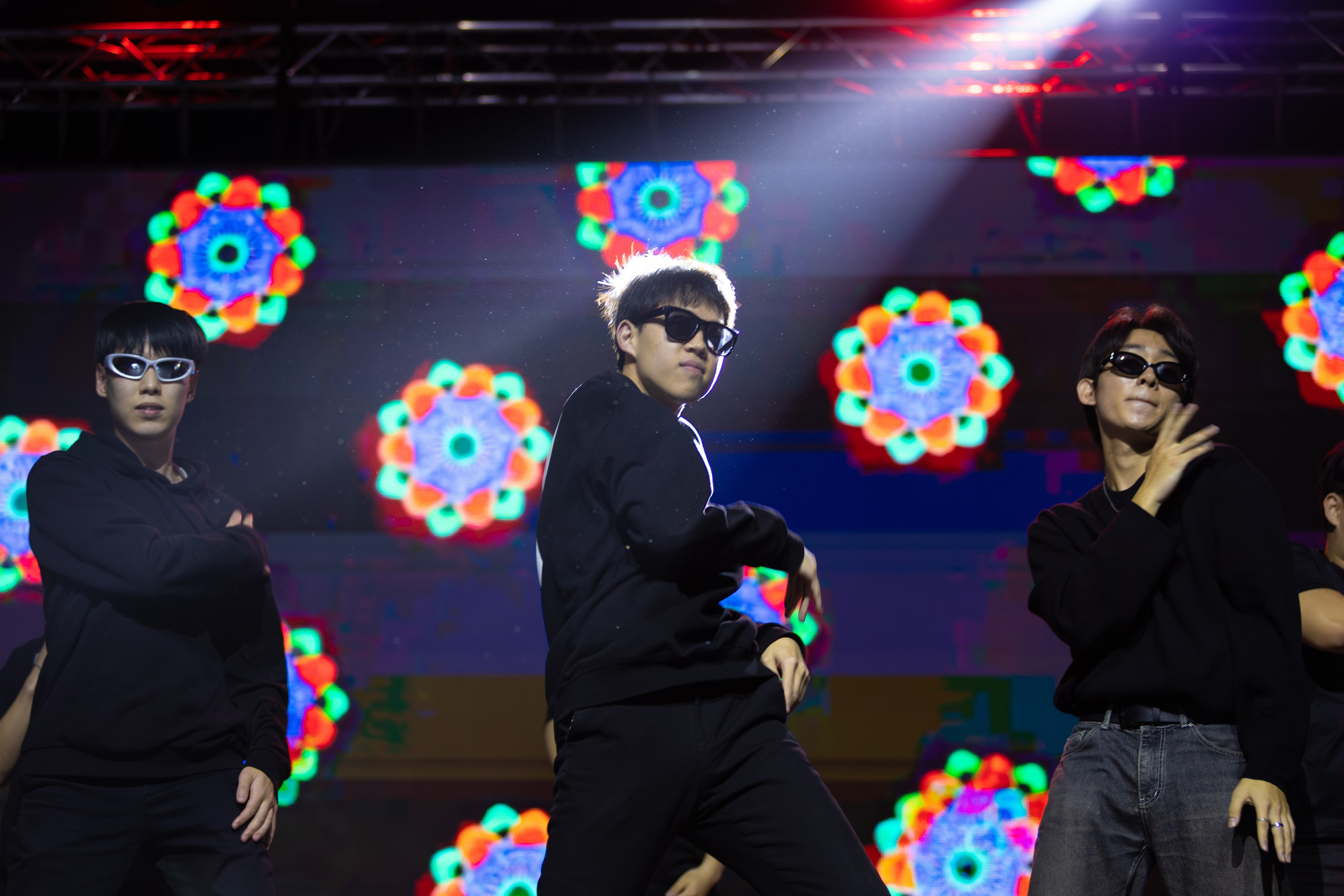 День международного студенческого единства в ДВФУ. Олег Катакинов| Репортажный фотограф в городе у моря (Владивосток)