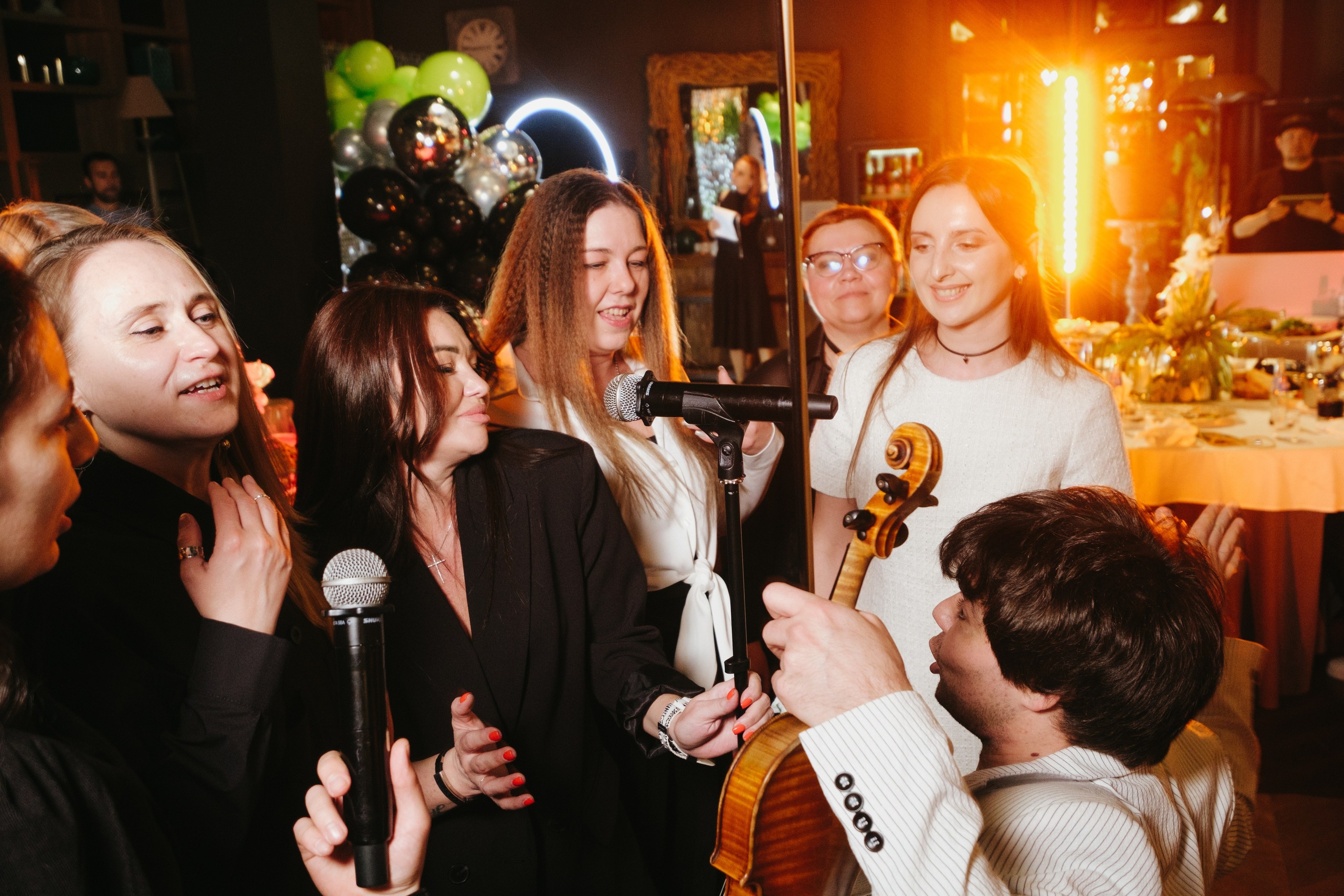 Корпоратив в Сириусу (Адлер) 10 лет компании. Свадебный фотограф Денис Ожигин в Краснодаре и крае. Эмоциональная и стильная съемка вашего дня