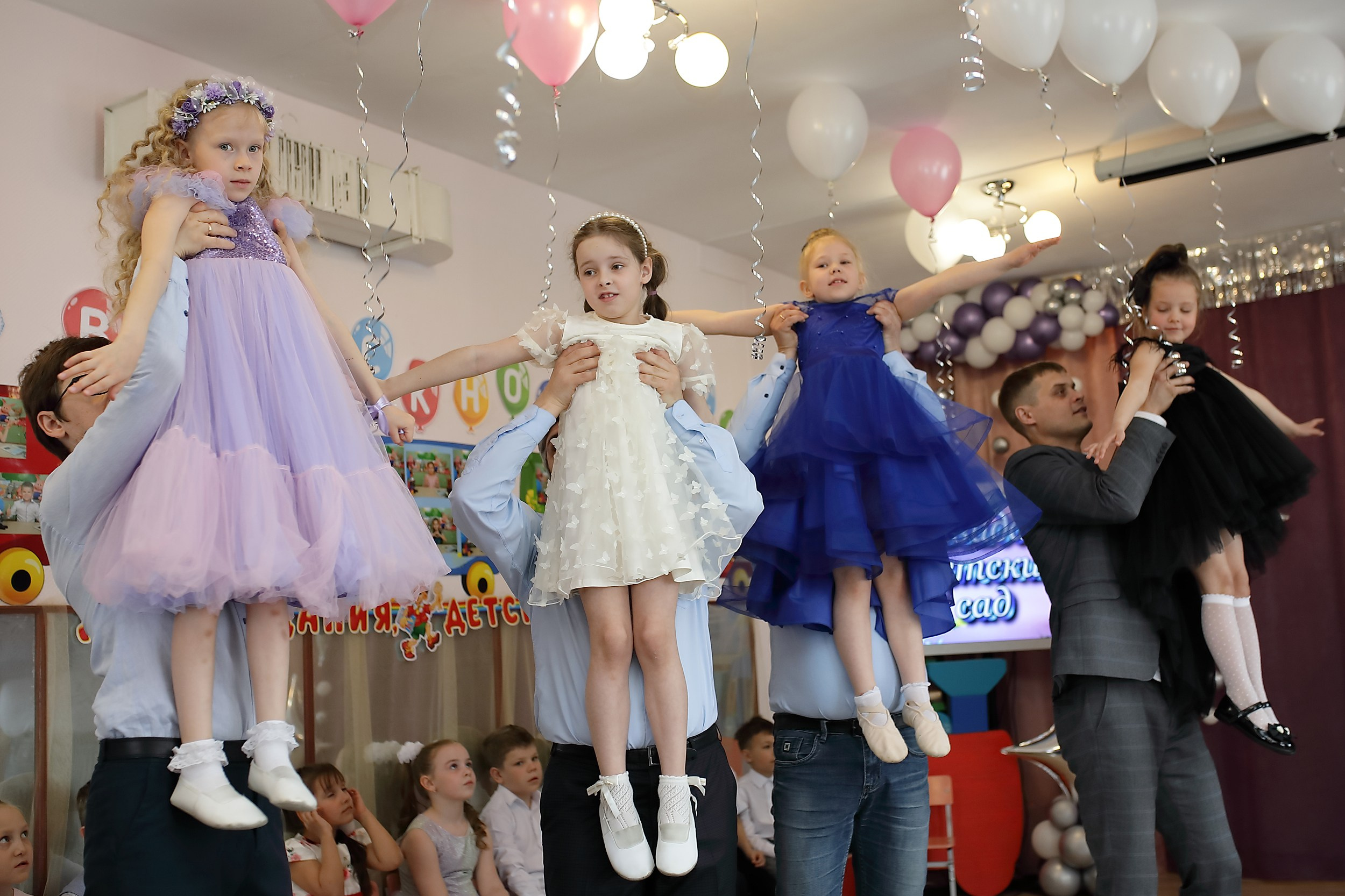 танец пап и дочек