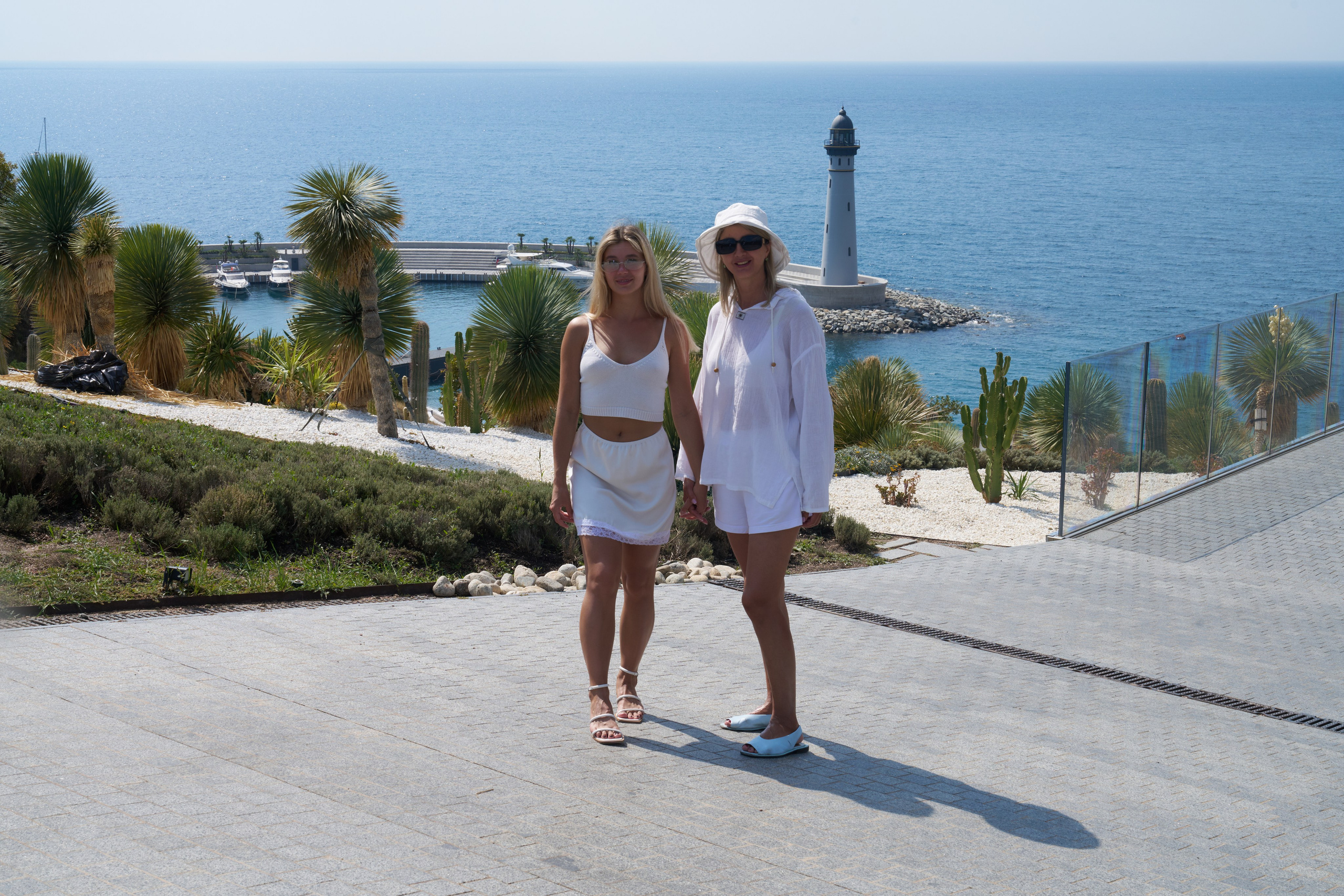 Семейная прогулка 4 человека. Свадебный фотограф Виктория Роса