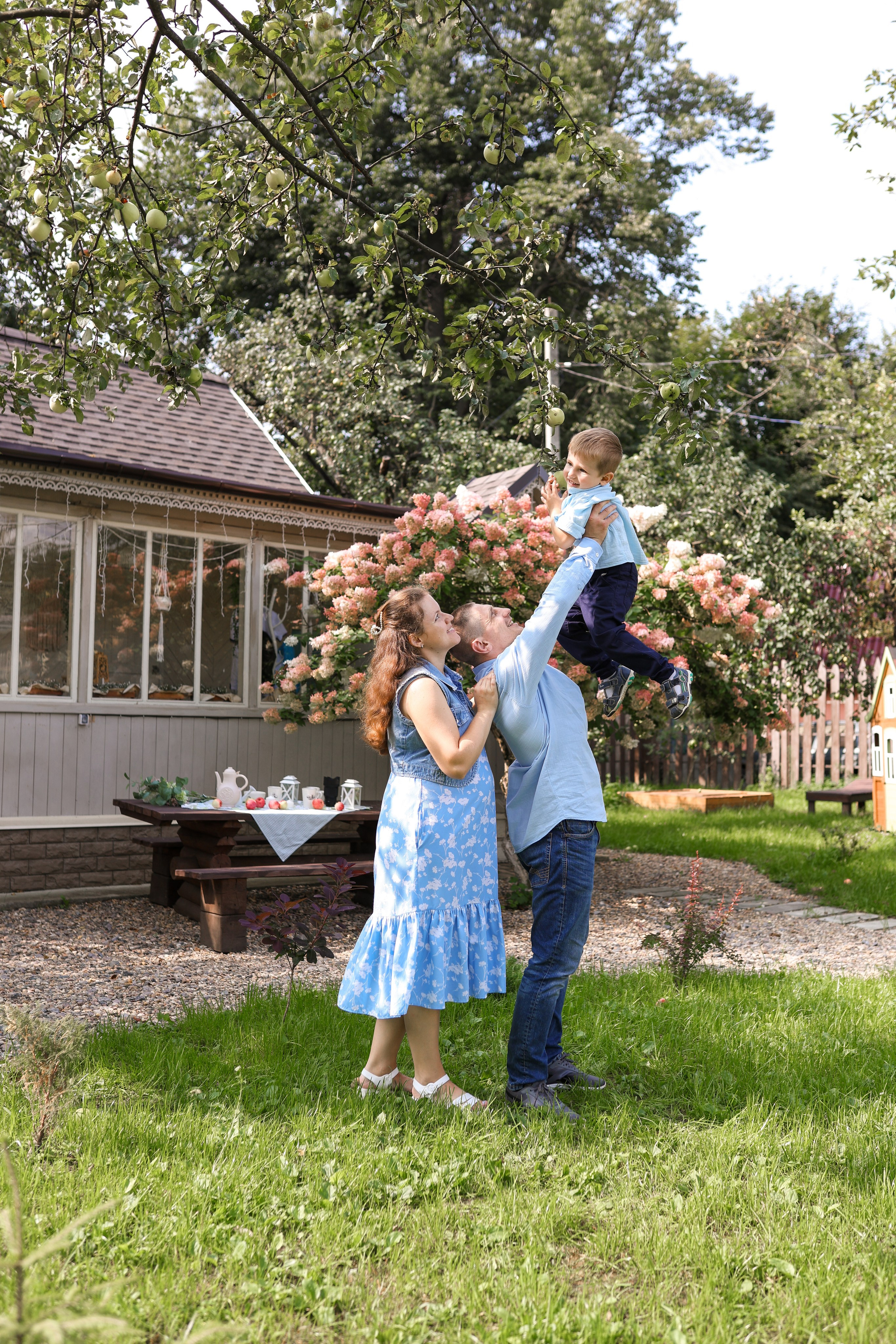 Фотосессия беременности в загородной студии Купавна. Фотограф в Железнодорожном и Балашихе