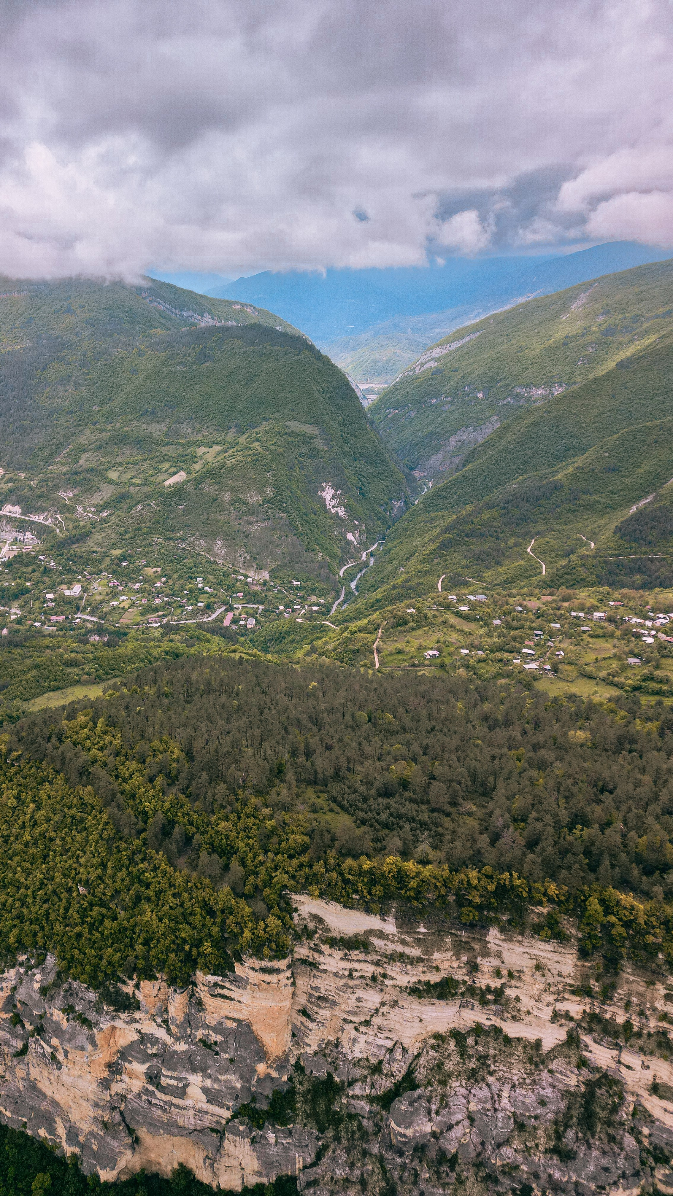 Грузия 2023. Человек с фотокамерой