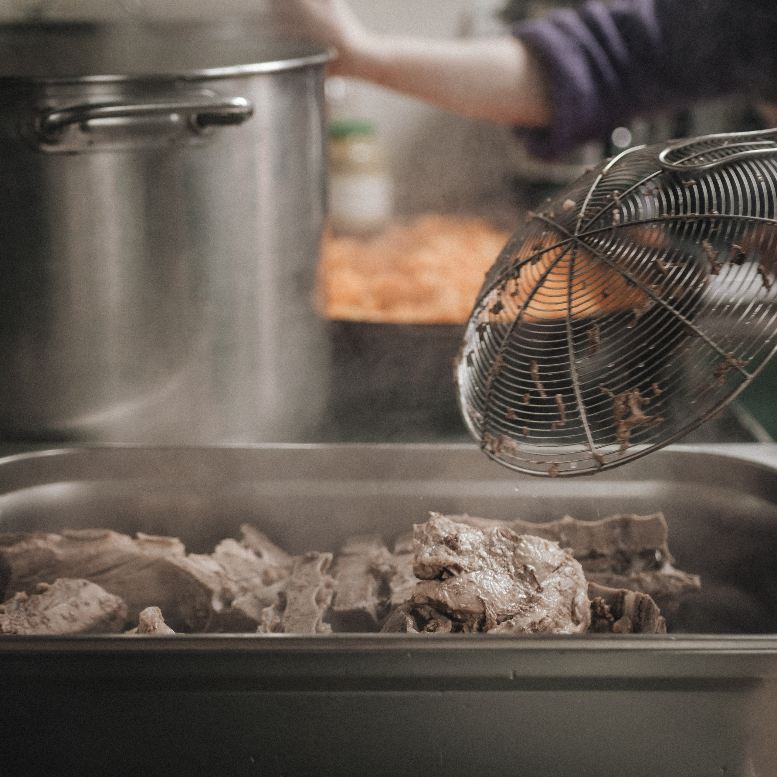 Снова готовка для кормления бездомных. Фотограф в Москве Максим Скоробогатов