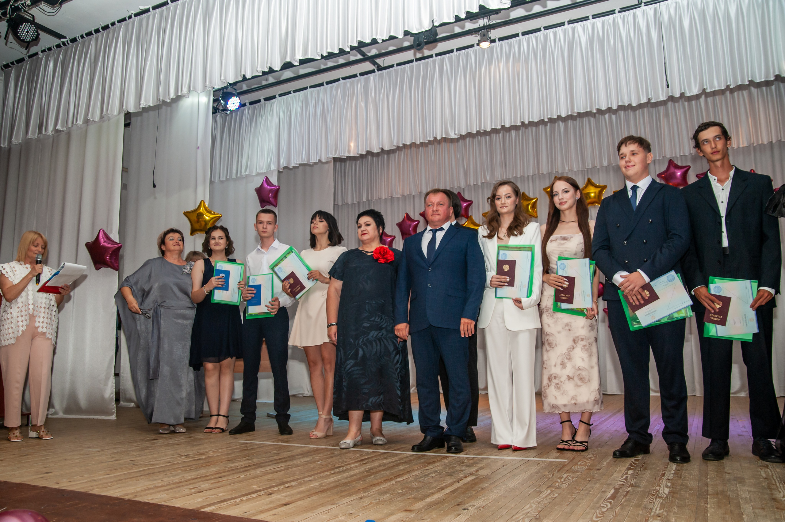 Выпускной МАОУ СОШ № 17 им. Эдуарда Есаяна. Свадебный и семейный фотограф Денис Лукьянов в Краснодаре, Краснодарском крае и Республике Крым