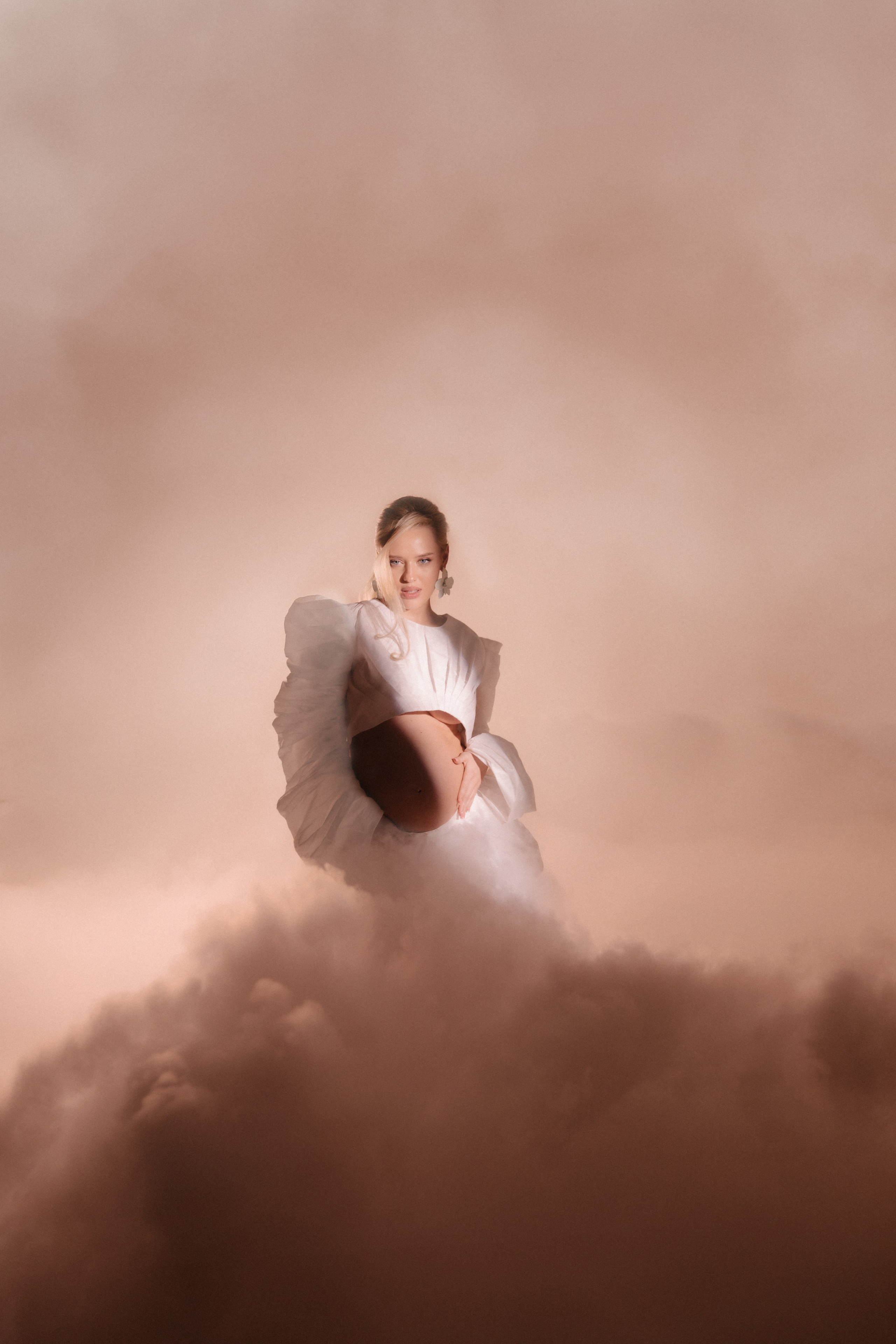 Нежный закат в облаках. Нежная беременность. Фотограф в Москве Ольга Сатони