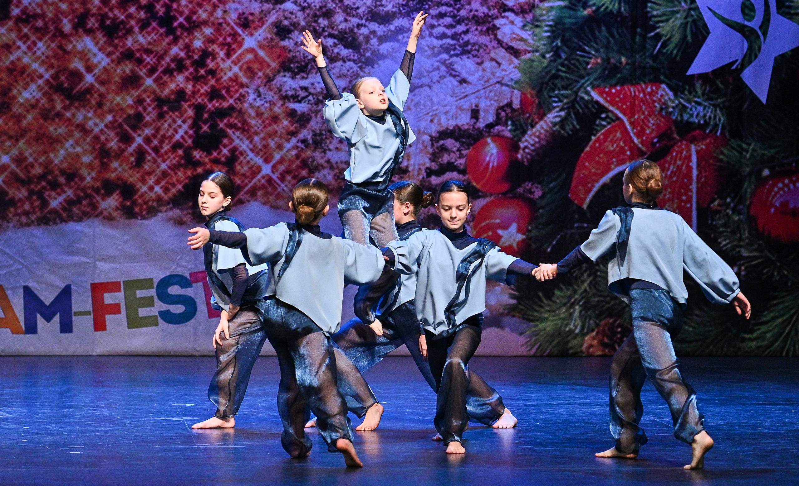 14.11.2024 «Новогодний Звездопад Талантов» Фестивальное движение «Шаг к мечте» г. Москва. Медиастудия Фото Концепт