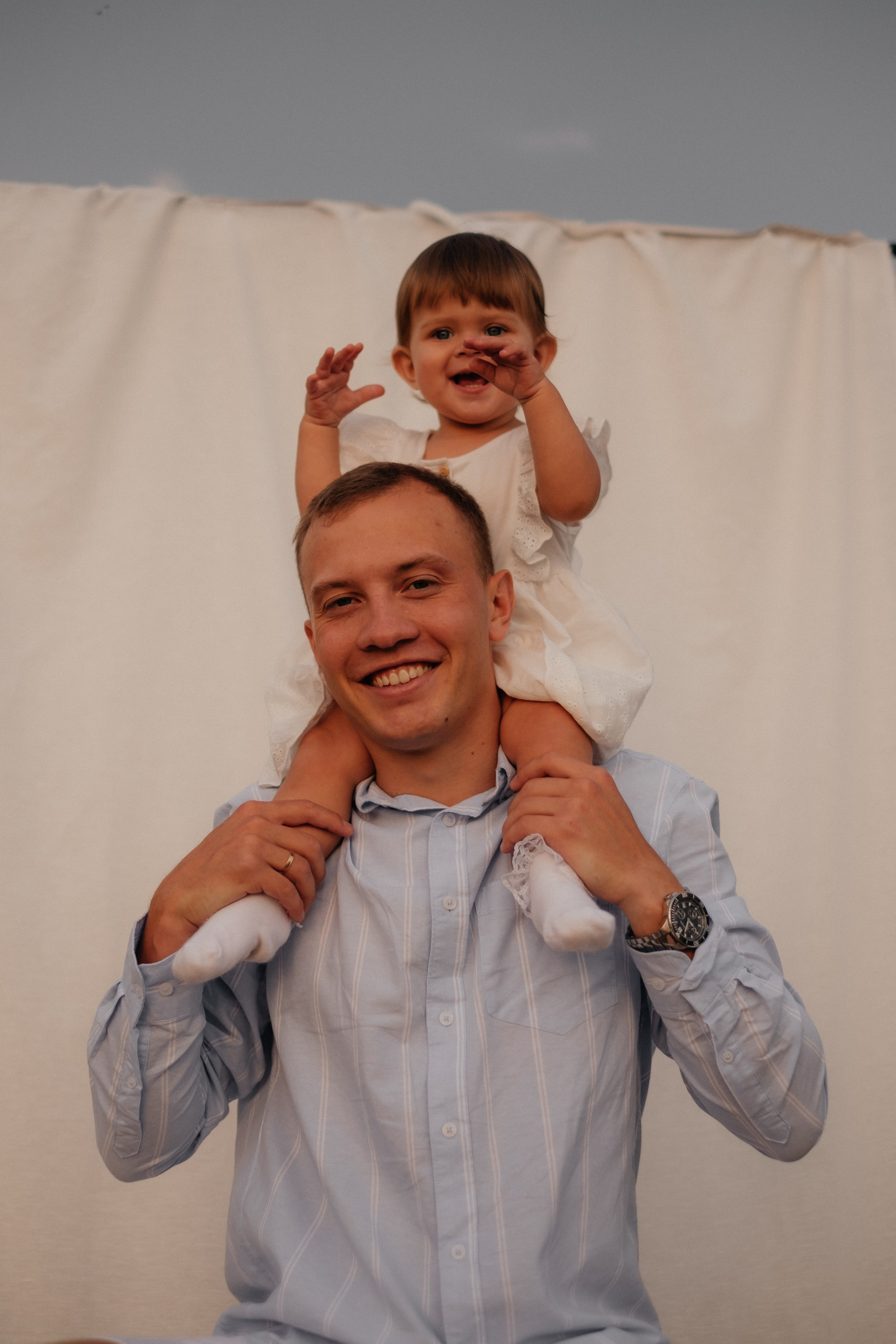 Алина, Ярослав и Тая на берегу. Фотограф в Новосибирске Диана Ильиных