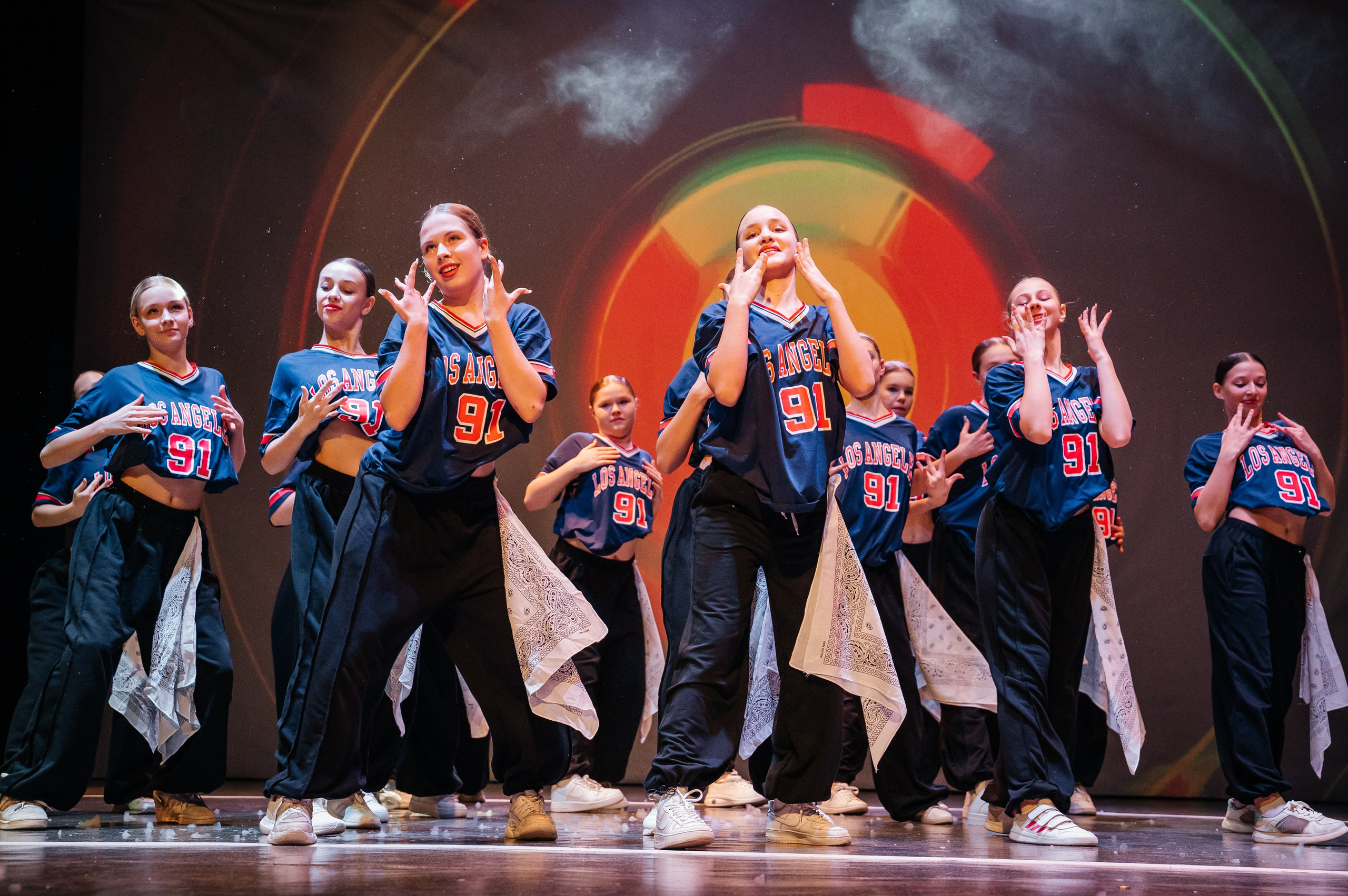 Танцы. Фотограф Елена Рогашкова