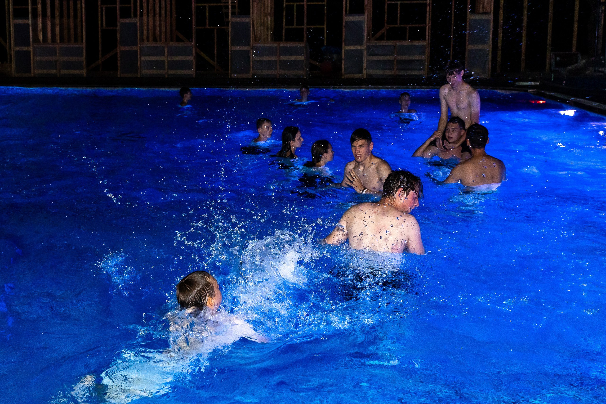 Вручение аттестата и выпускной вечер. Выпускные альбомы Майкоп, Краснодар Елена Золотарева