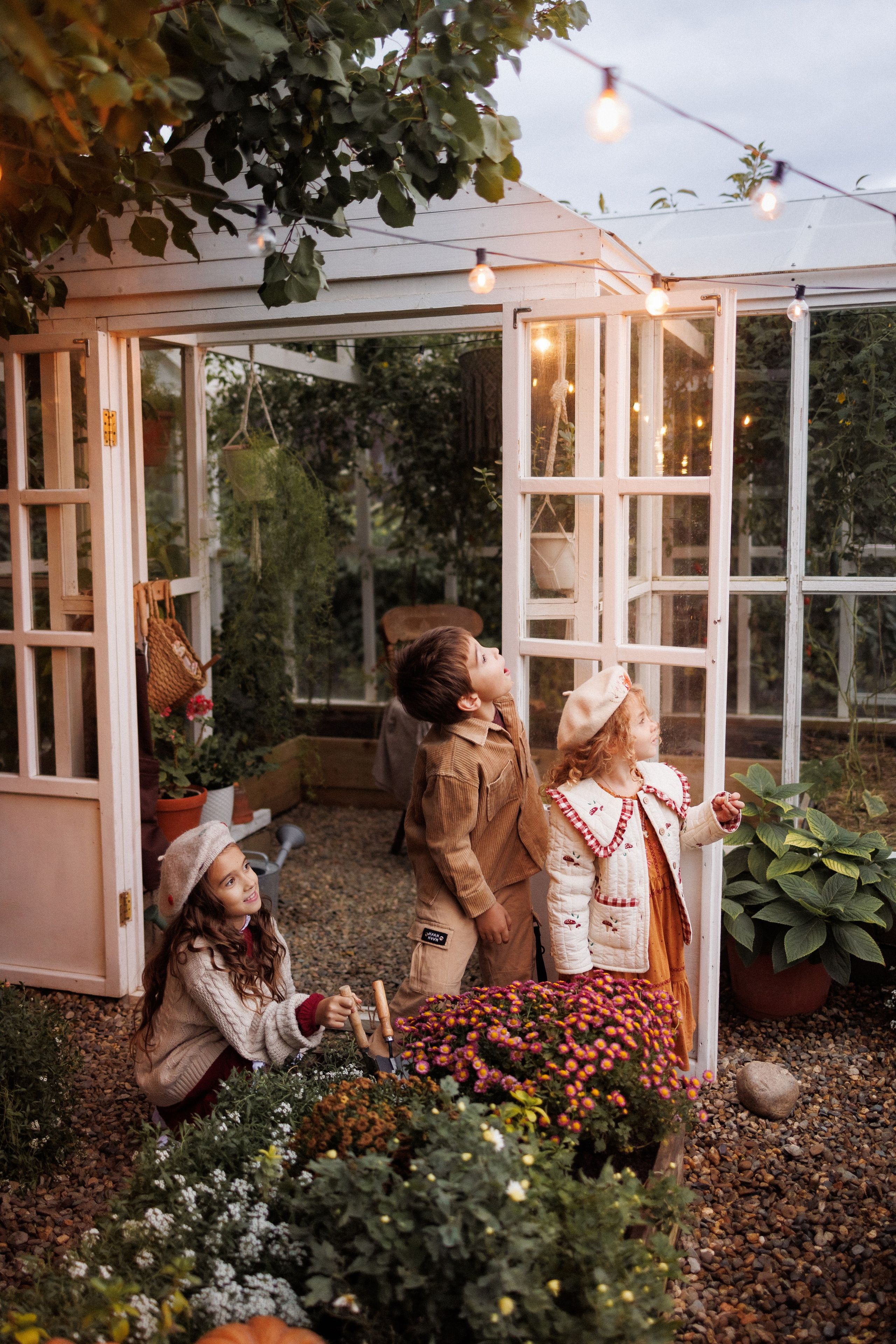 Семейная фотосессия в осенних декорациях фотостудии «Теплица», город Краснодар. Семейный и детский фотограф в Краснодаре Анна Трашкова