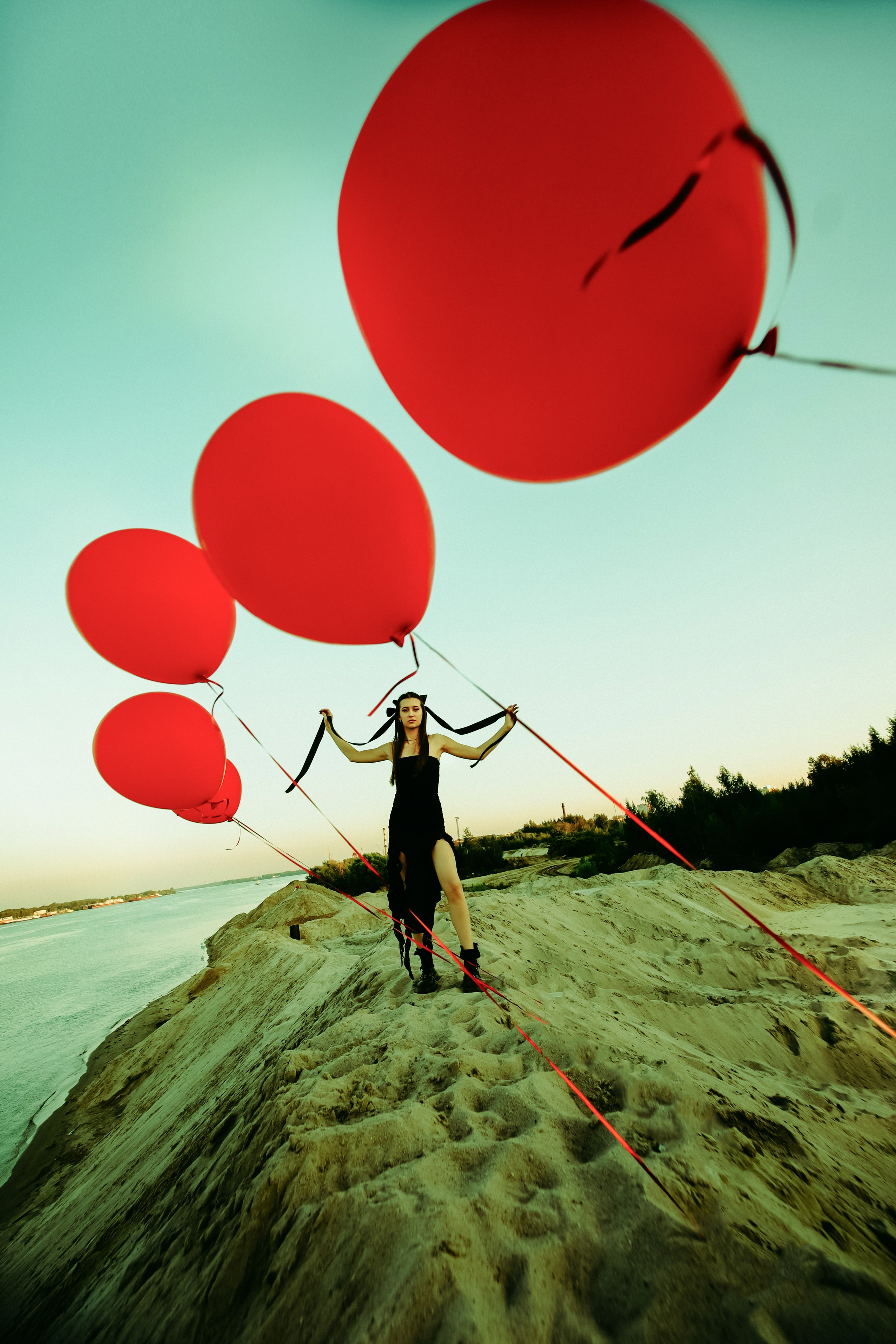 RED BUBBLES. Sun Betty — кинофотограф Элизабет