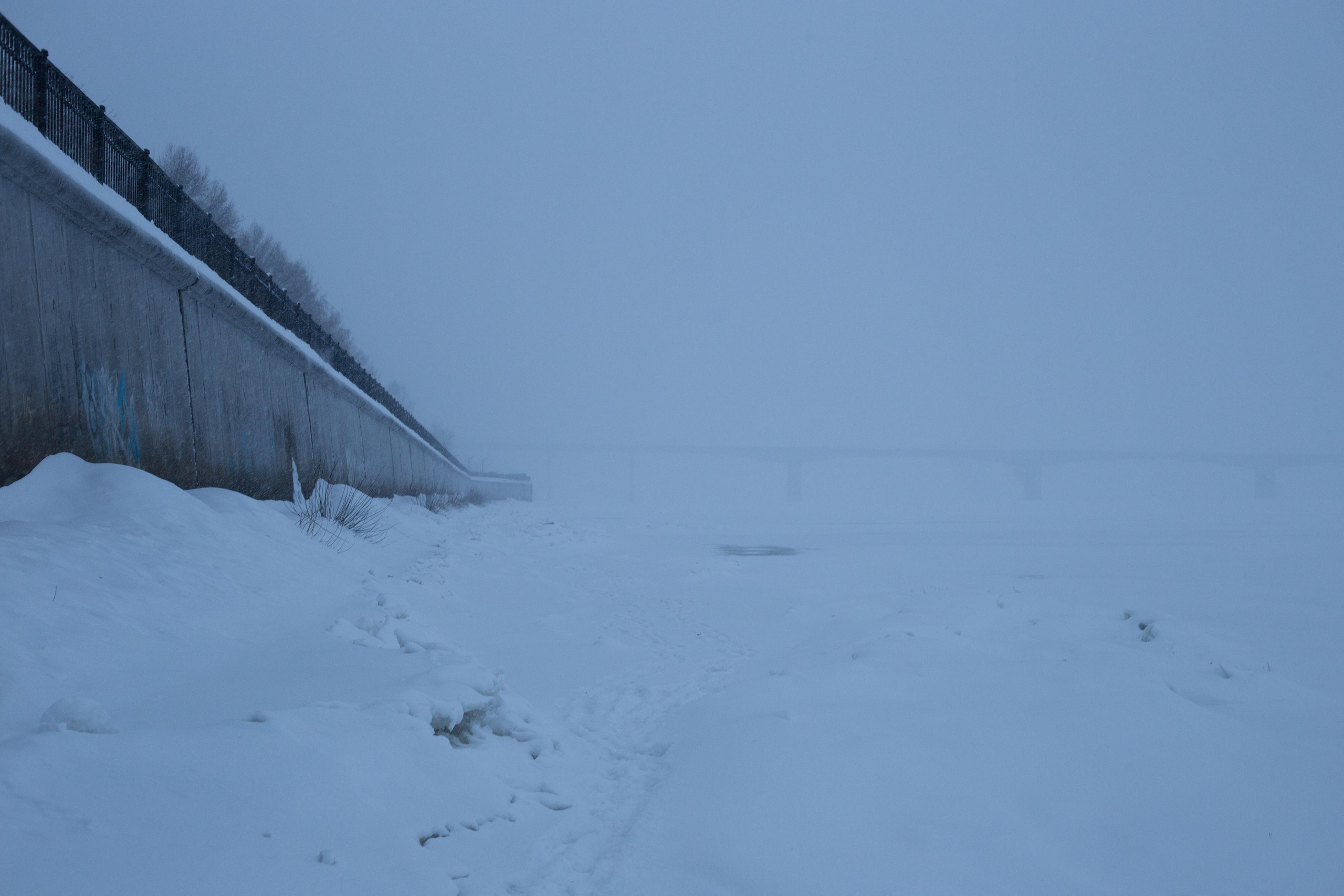 Фотосессия на набережной зимой. Фотограф Пермь. Фотосессия в фотостудии Перми и на свежем воздухе