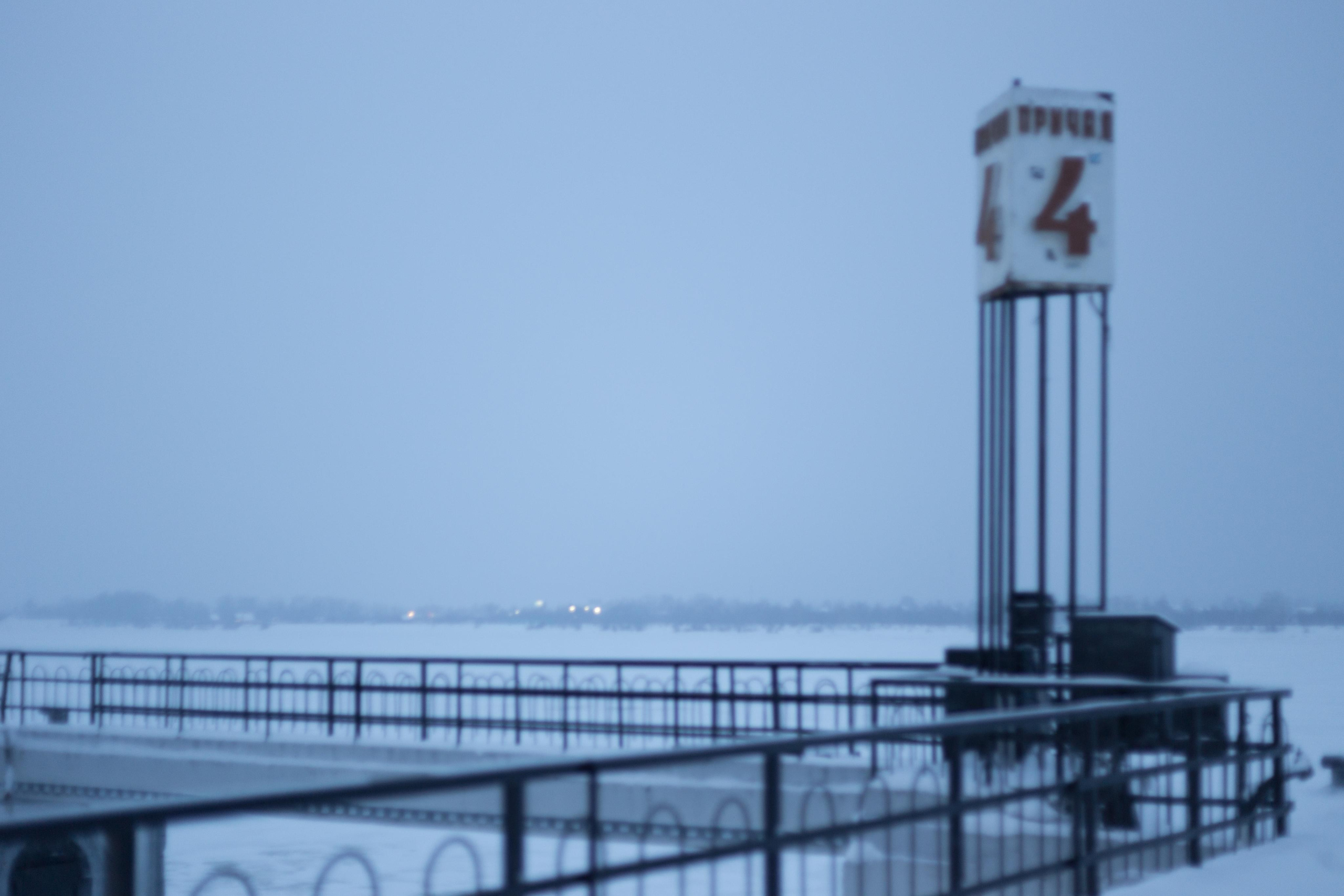 Фотосессия на набережной зимой. Фотограф Пермь. Фотосессия в фотостудии Перми и на свежем воздухе