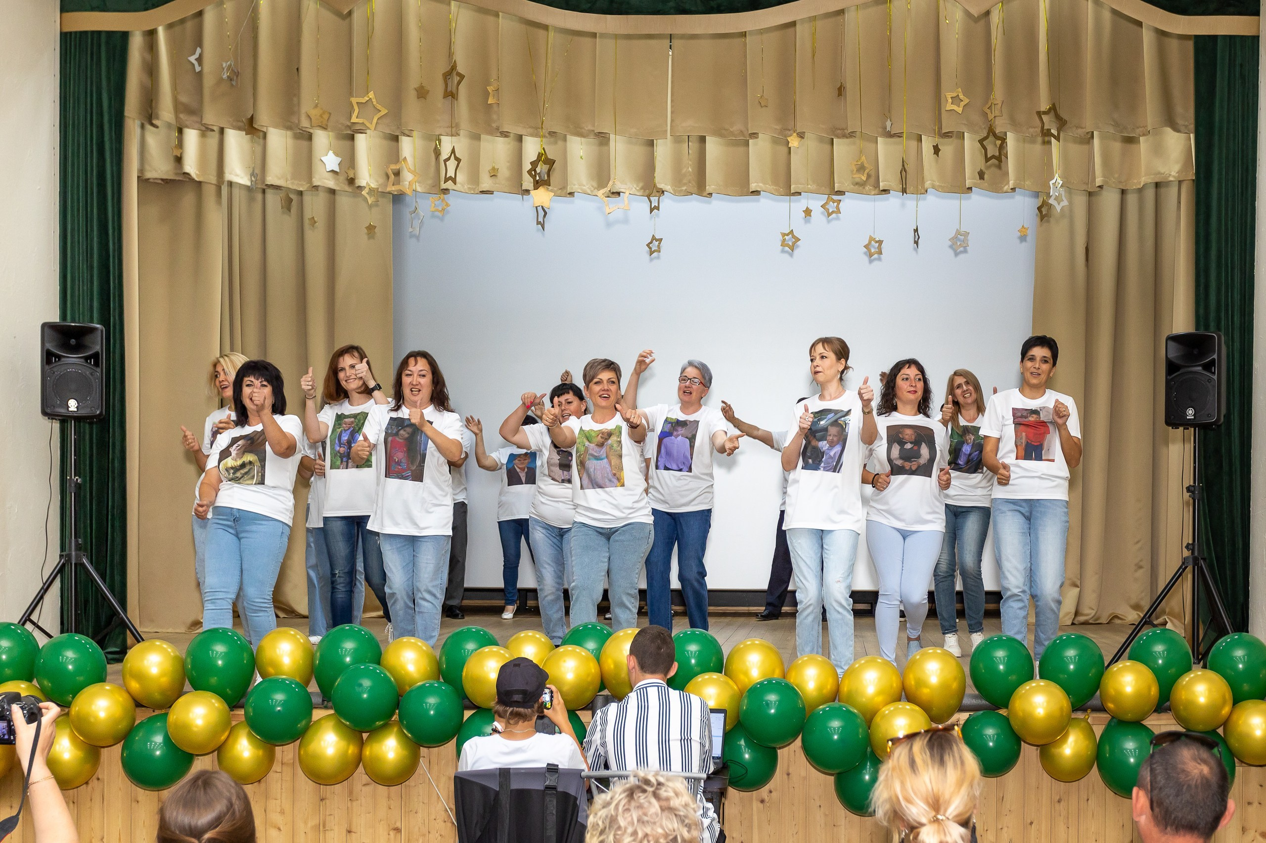 Вручение аттестата и выпускной вечер. Выпускные альбомы Майкоп, Краснодар Елена Золотарева