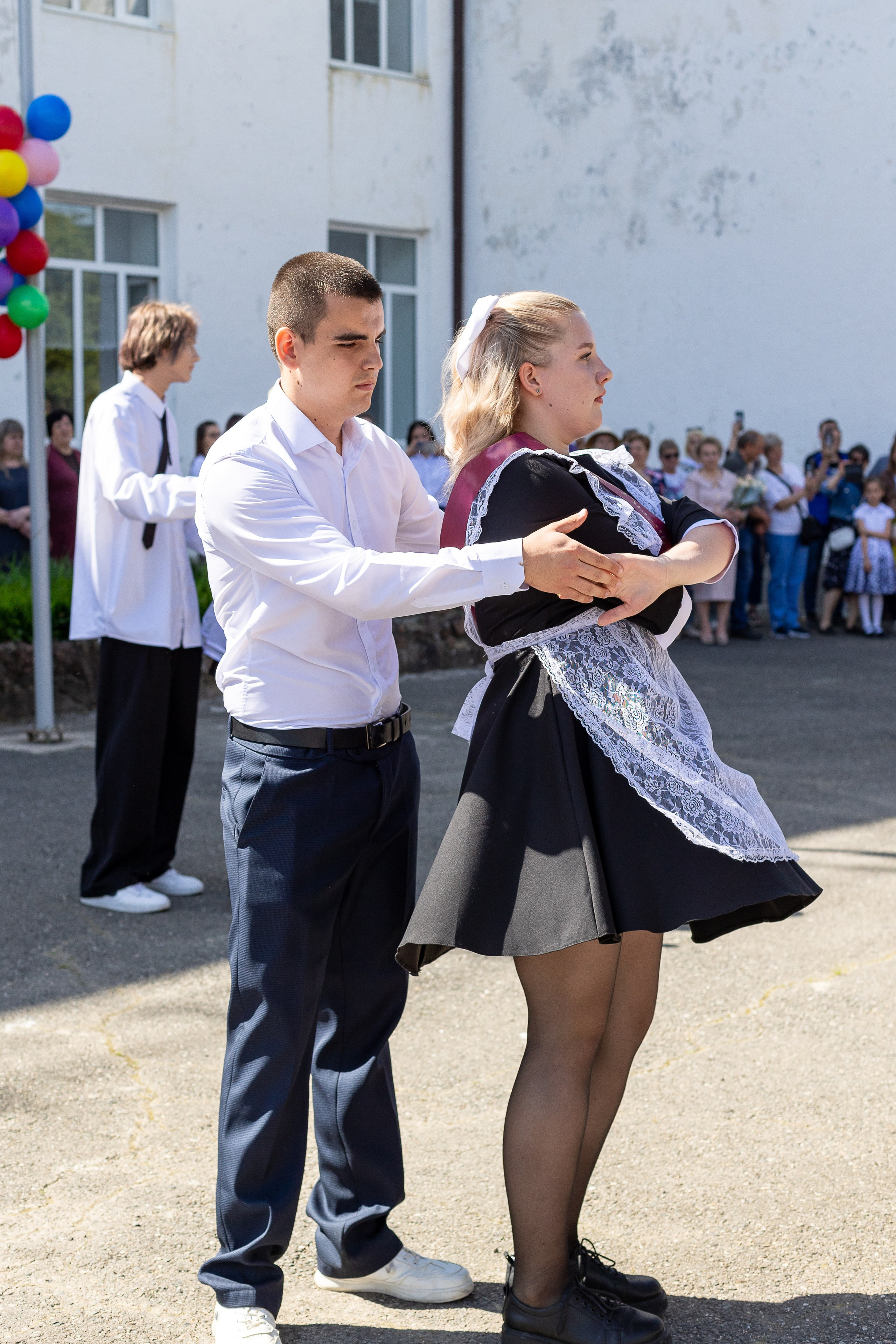 Последний звонок. Выпускные альбомы Майкоп, Краснодар Елена Золотарева