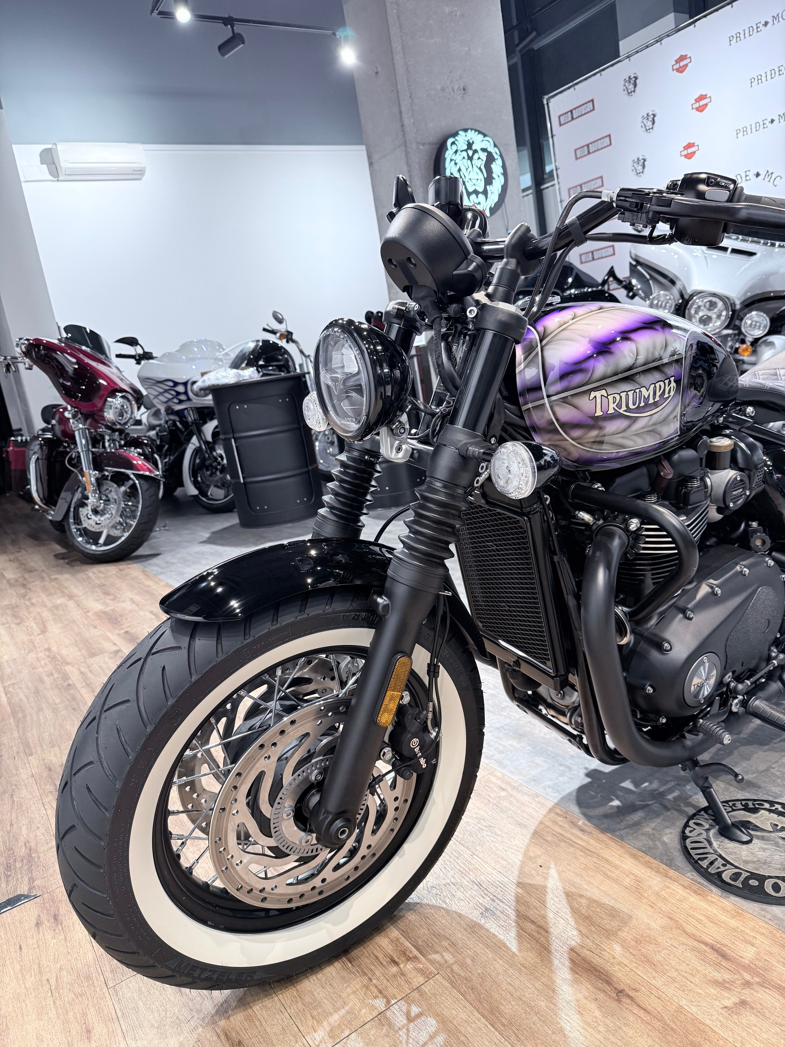 Triumph Bobber NEW. Hello Davidson, Москва. Только хорошие мотоциклы…