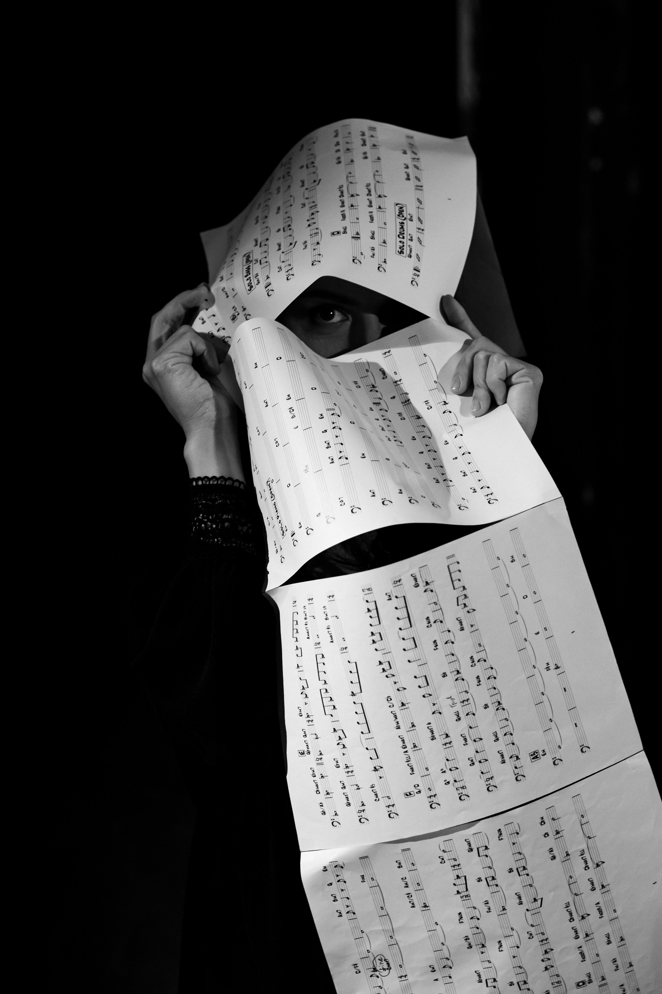 Композитор Юлия Перминова. Фотосъемка. Фотограф в Тюмени Даша Михнова. Портреты, фотопроекты, фотодни