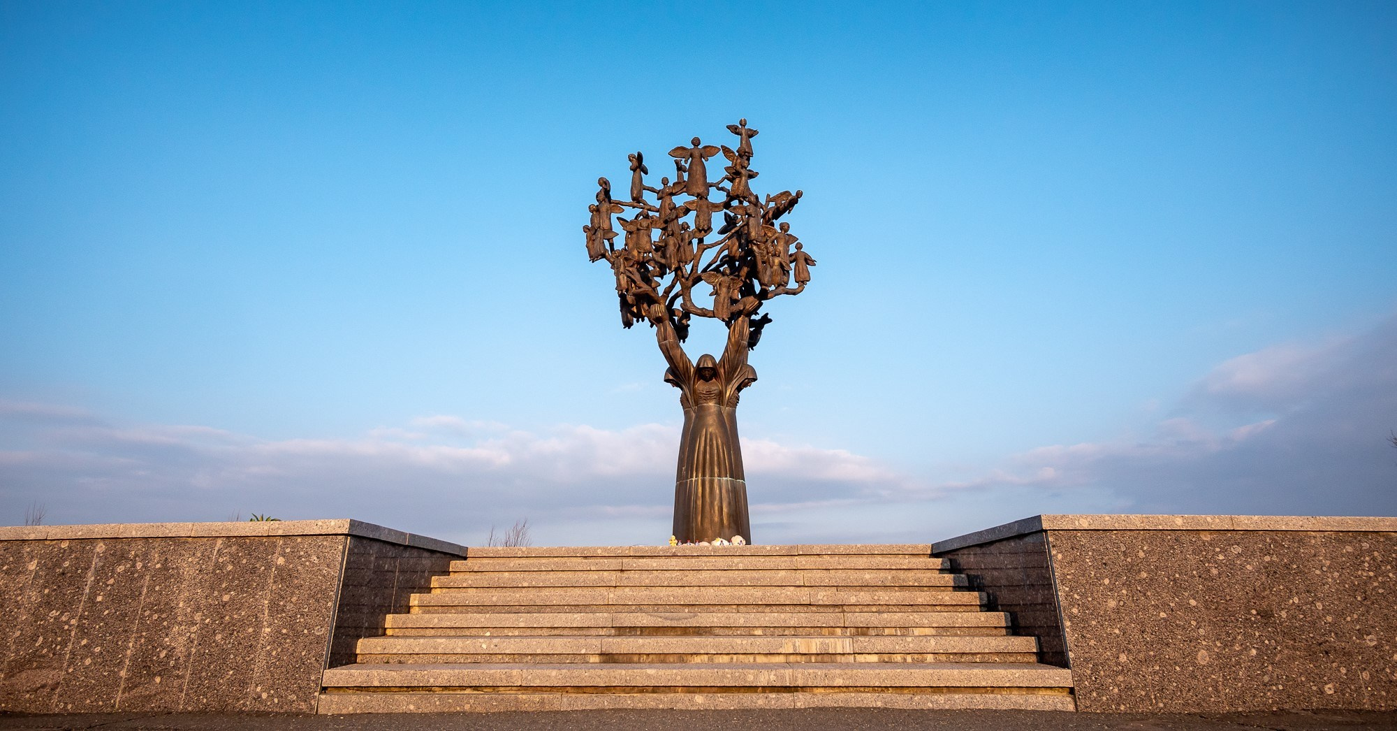 Школа № 1, г. Беслан. Была захвачена террористами 1 сентября 2004 года. Фотограф Алексей Скоробогатько