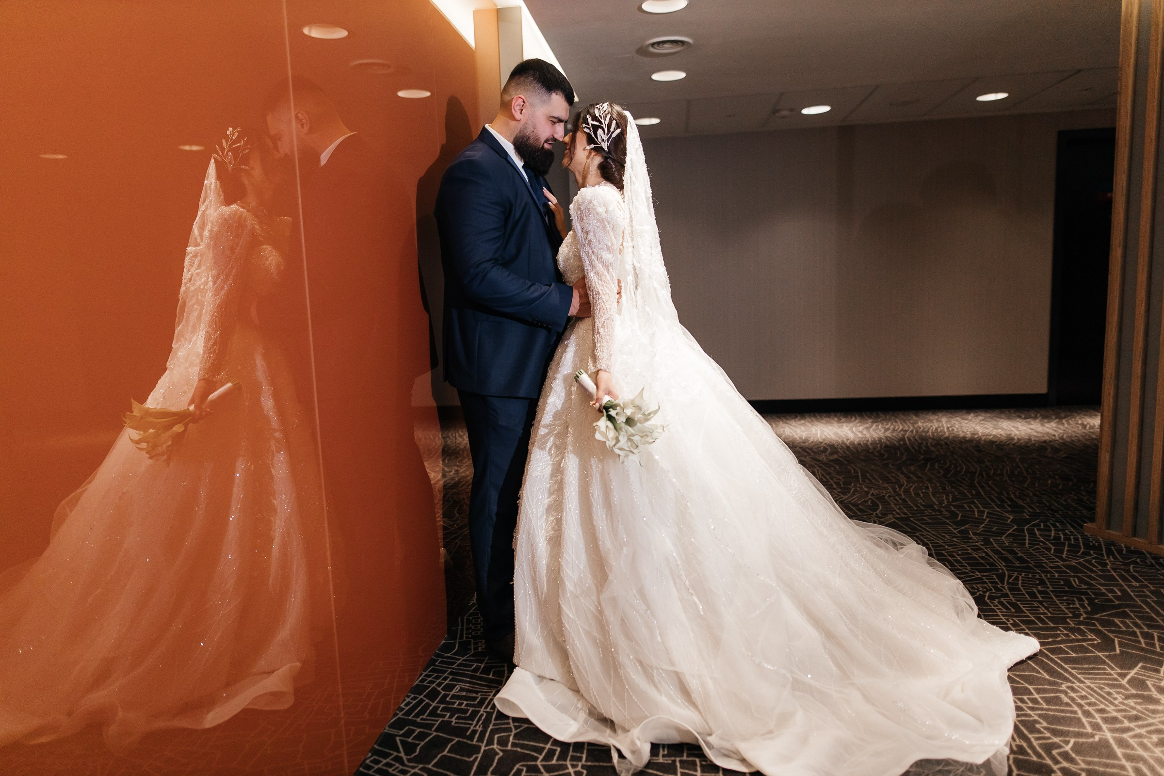 Свадебная фотосессия в Demidov Plaza. Свадебный фотограф Нижний Тагил Екатеринбург Серёдкина Виктория